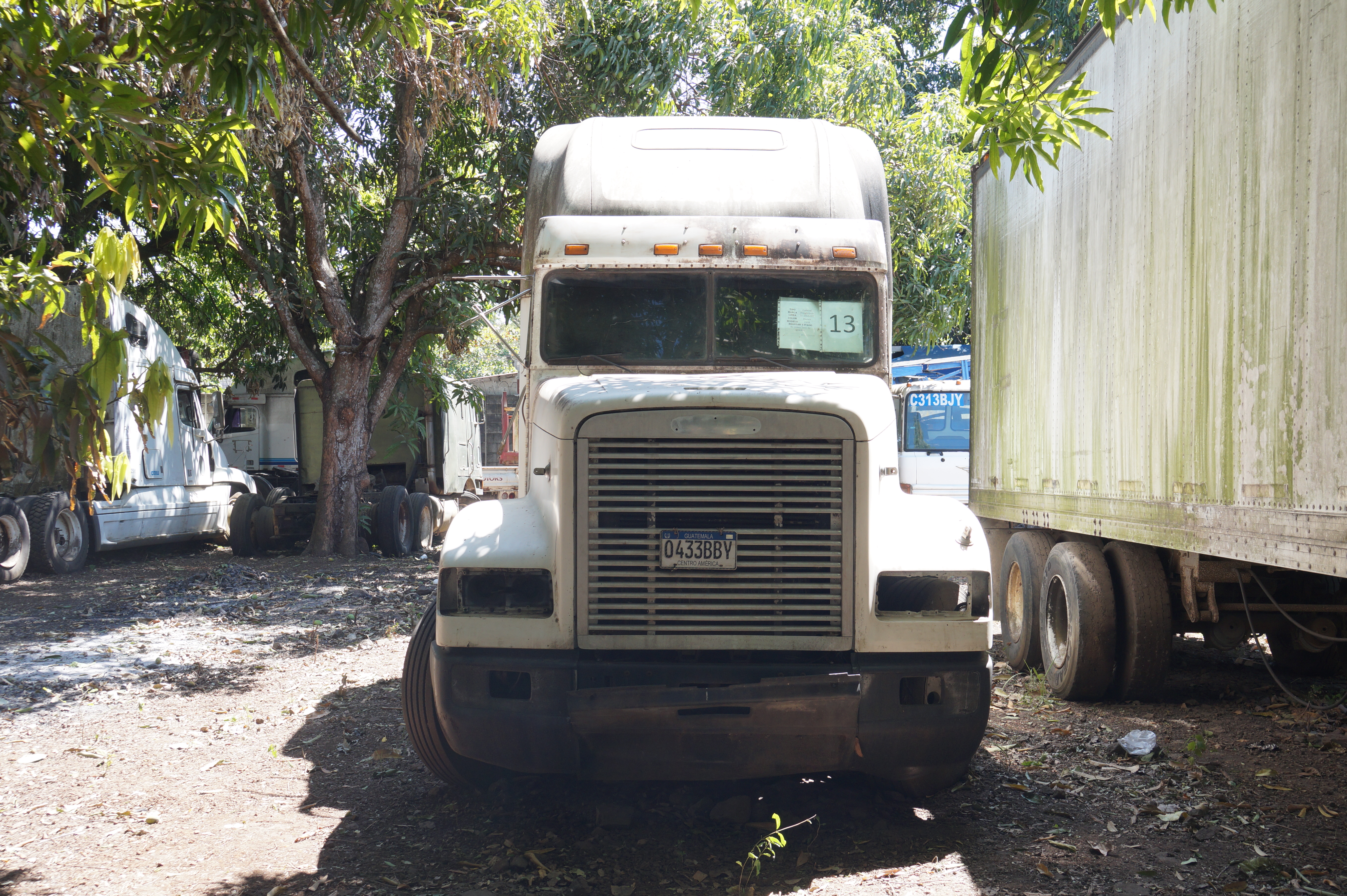 Cabezal Freightliner D120064ST 1998 (lote 06)