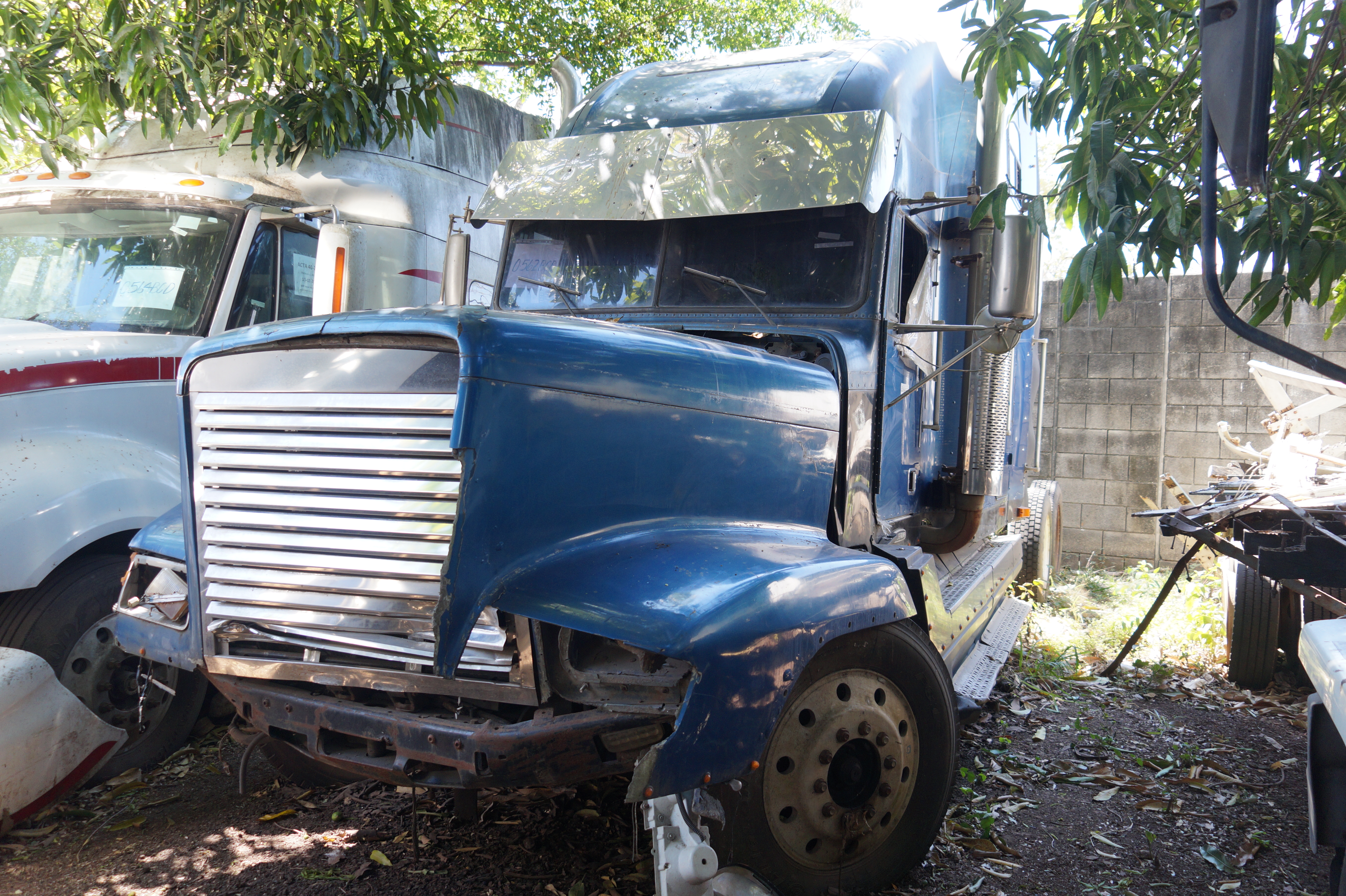 Cabezal Freightliner D120064S T 1996 (lote 09)
