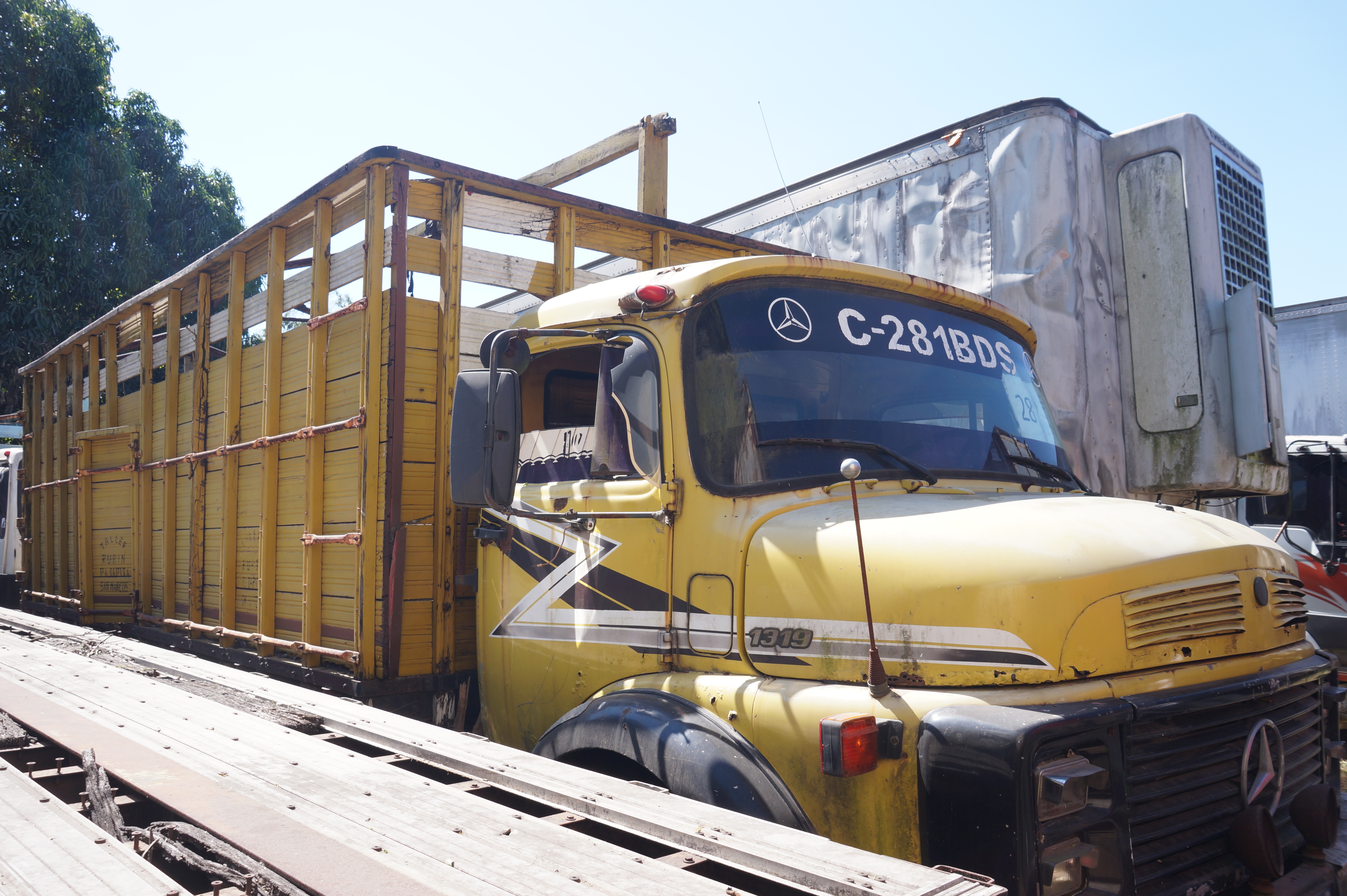 Camión Mercedes-Benz 1319 1990 (lote 16), fotografía 3