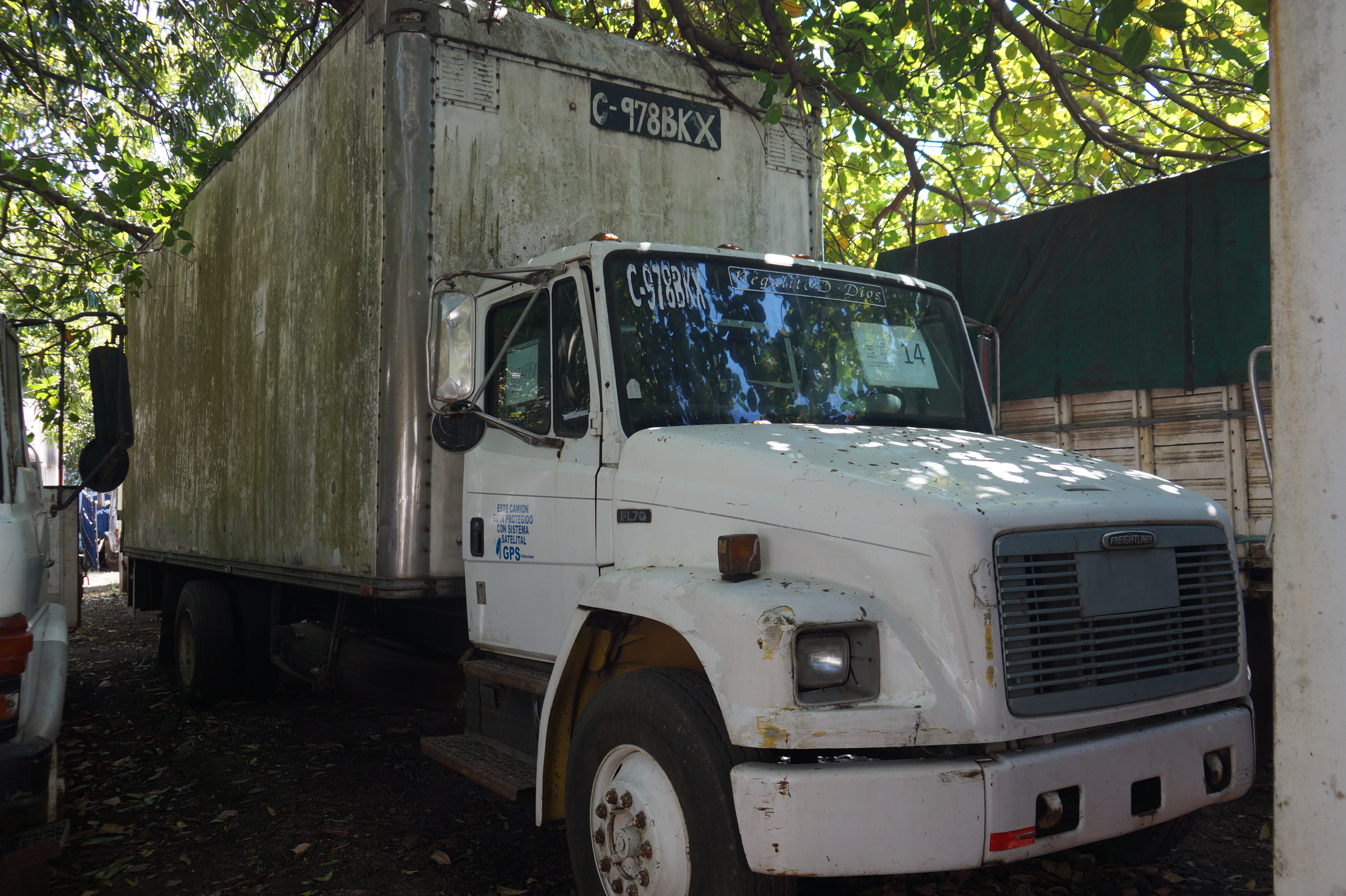 Camión Furgón Freightliner FL70 1997 (lote 19)