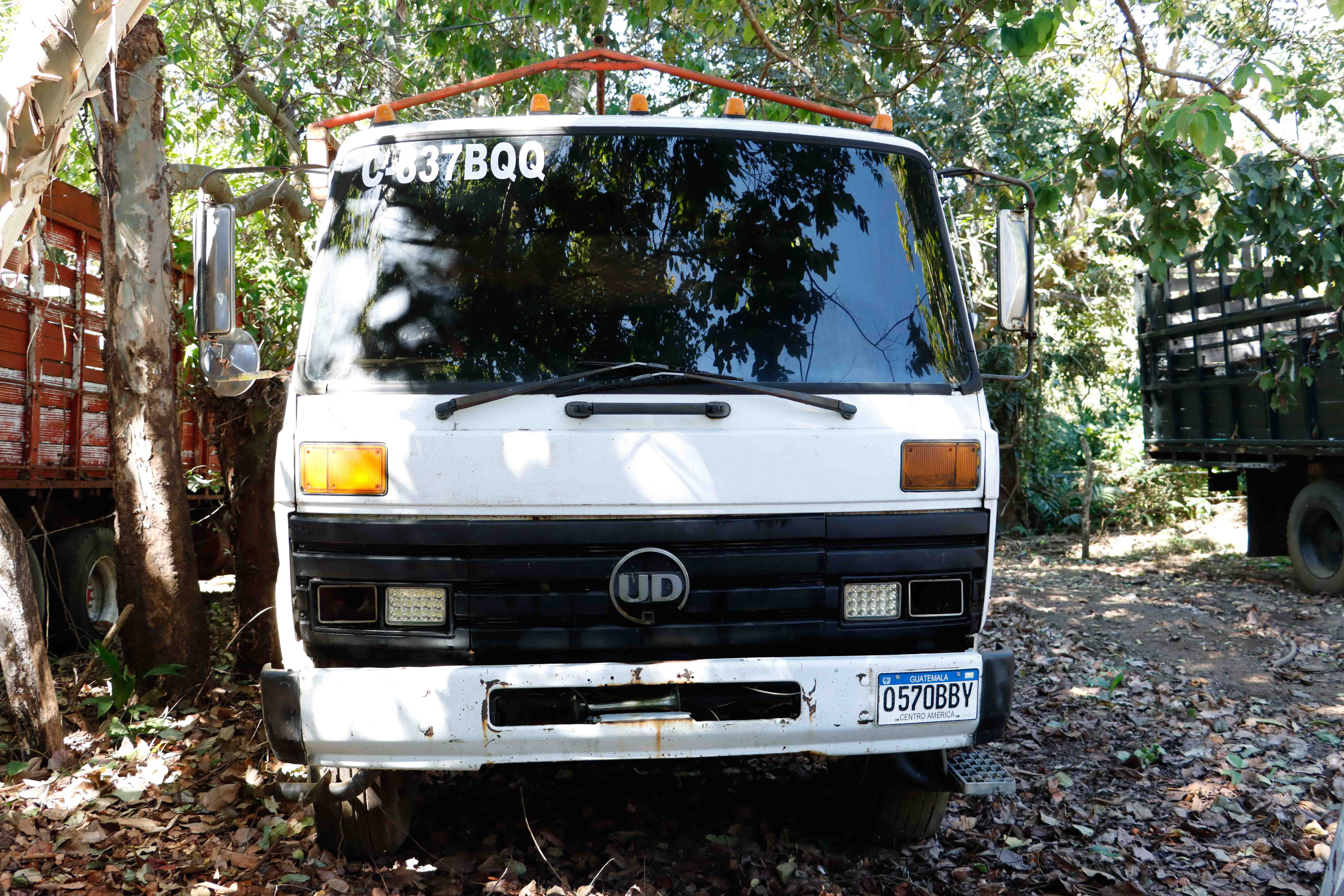 Camión Furgón UD Nissan 2600 1990 (lote 04)
