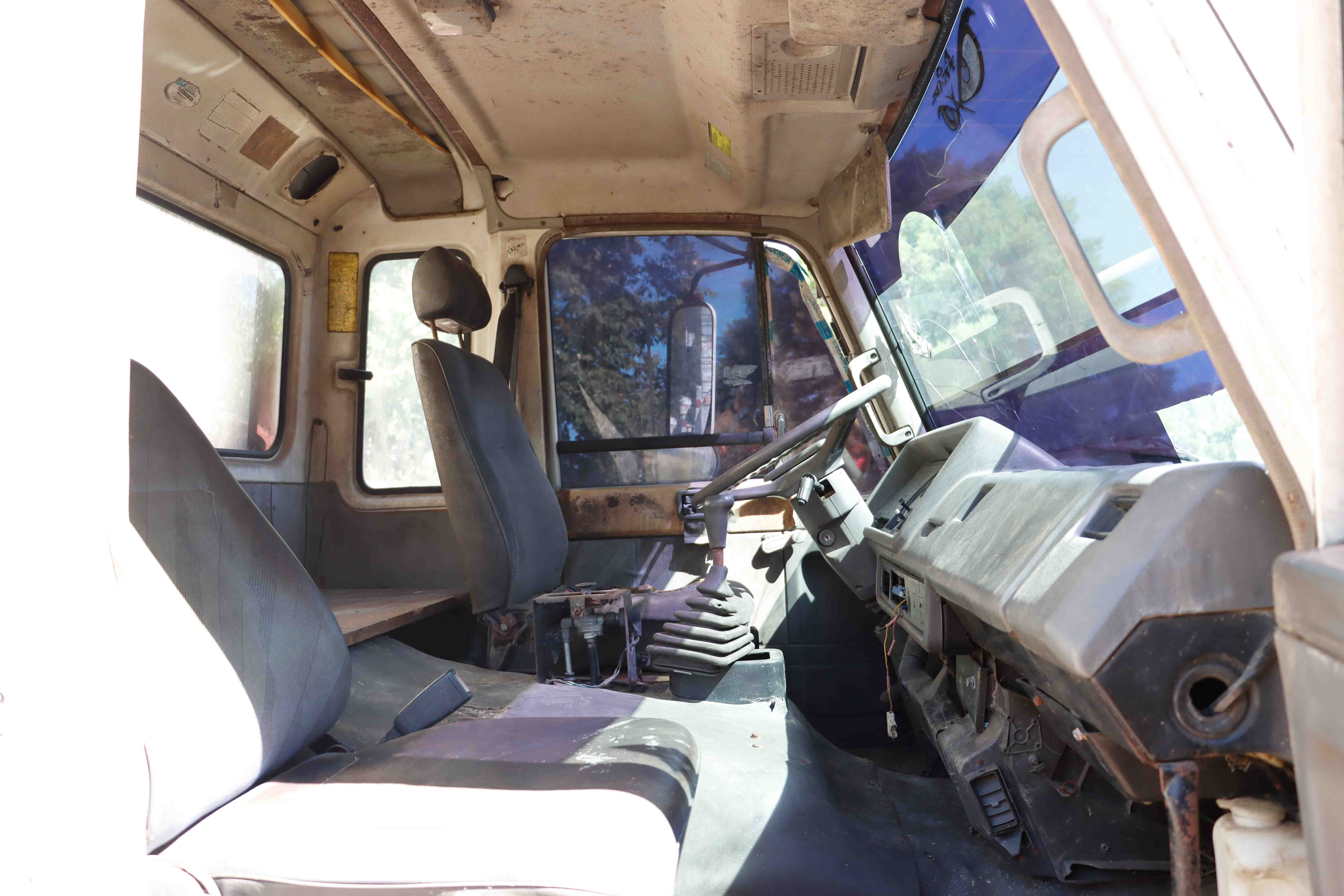 Camión Nissan UD3300 Turbo Intercooling 1992 (lote 09), fotografía 5
