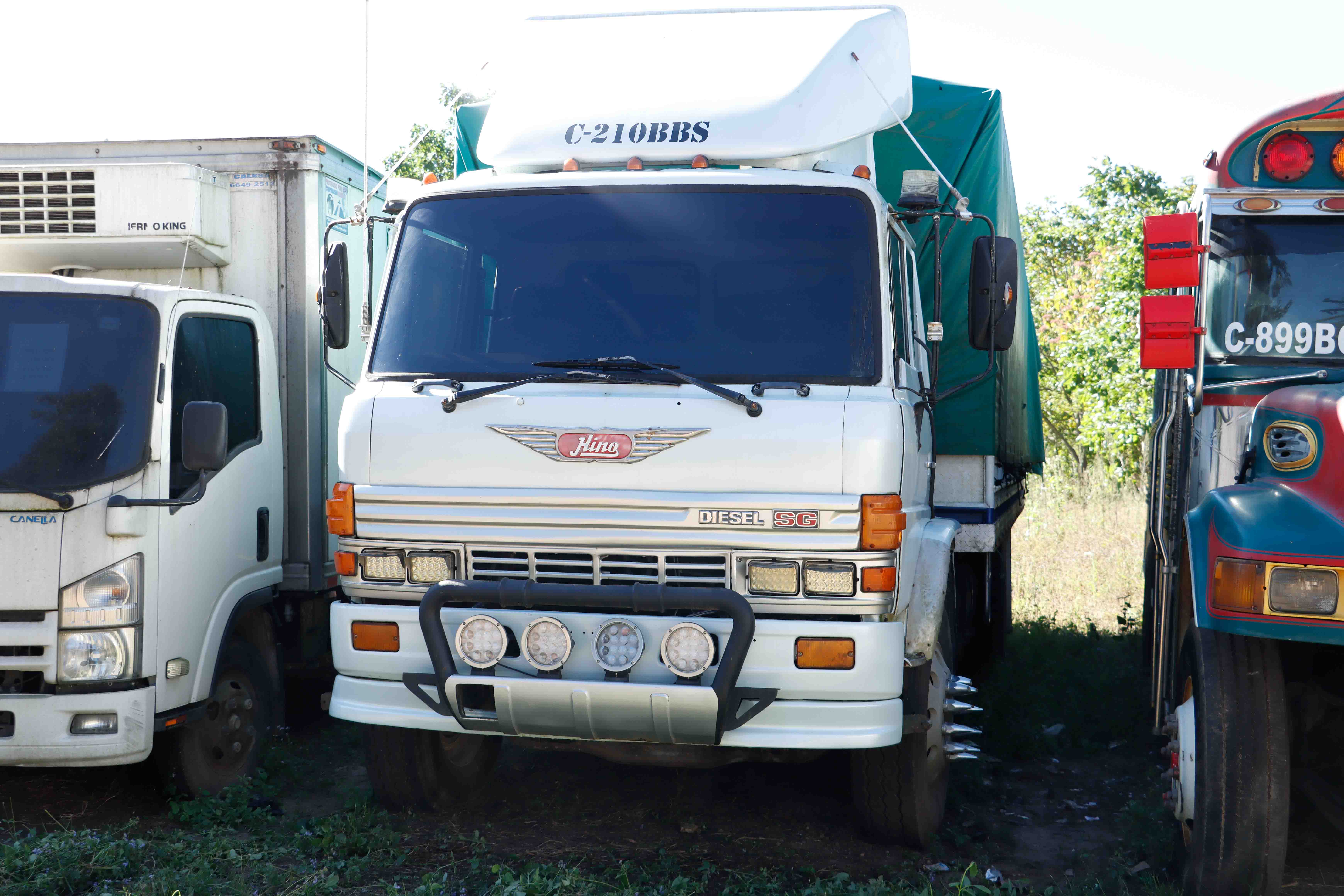 Camión Hino SG 1991 (lote 11)