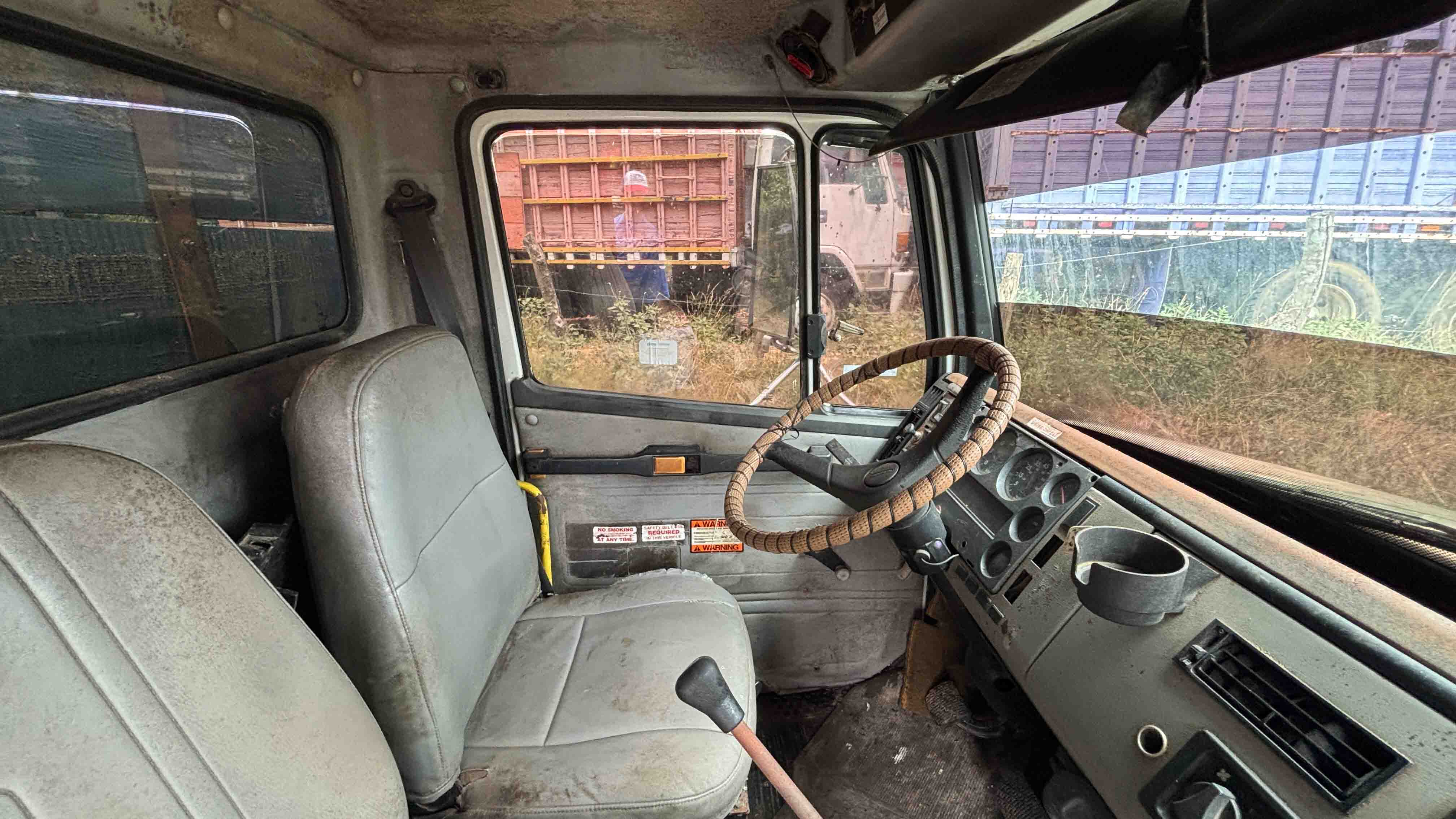 Camión Chasis Freightliner 4X2 FL70 1999 (lote 24), fotografía 5