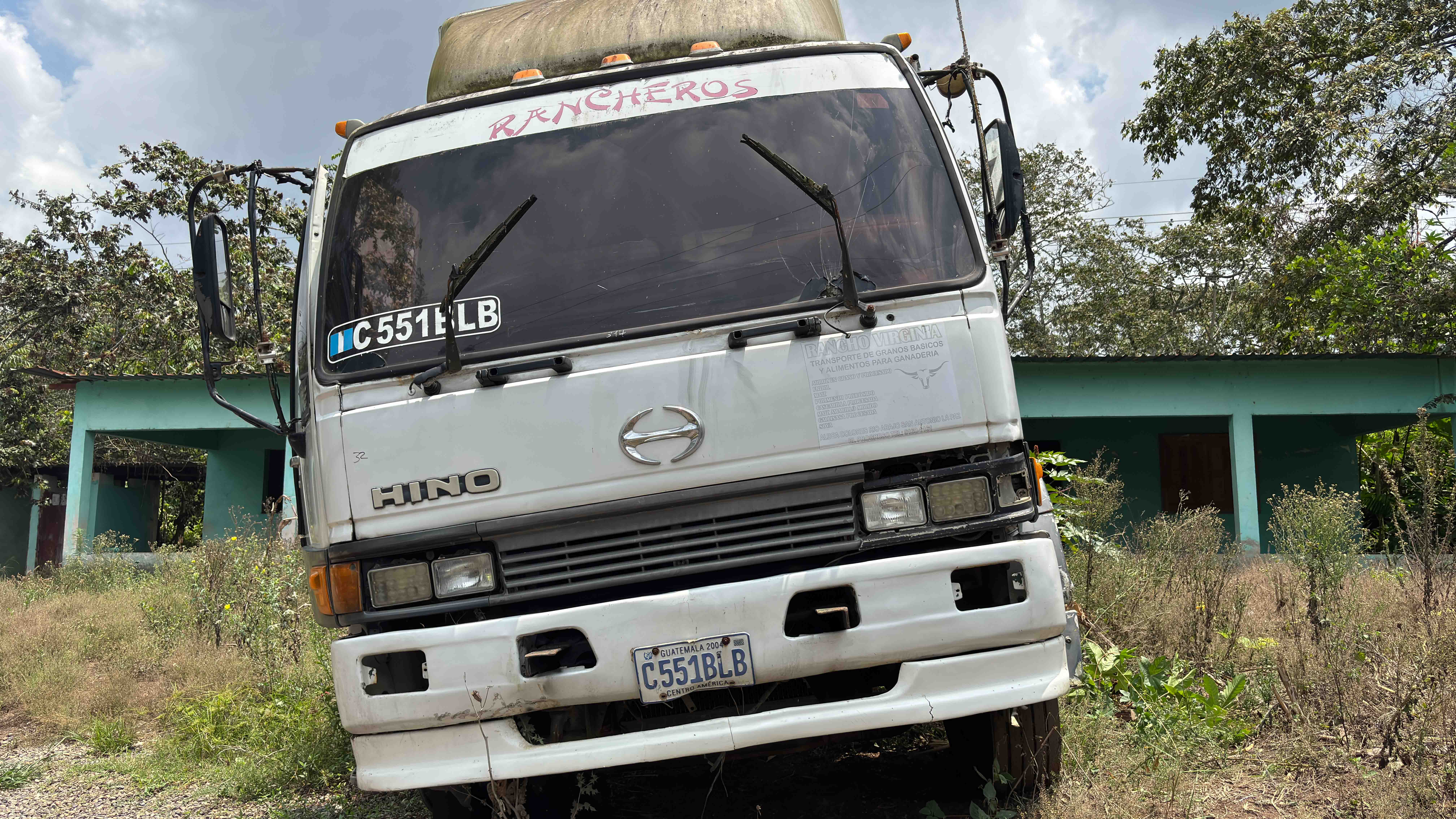 Camión Hino FE 2620 Turbo Intercooler 2000 (lote 25)