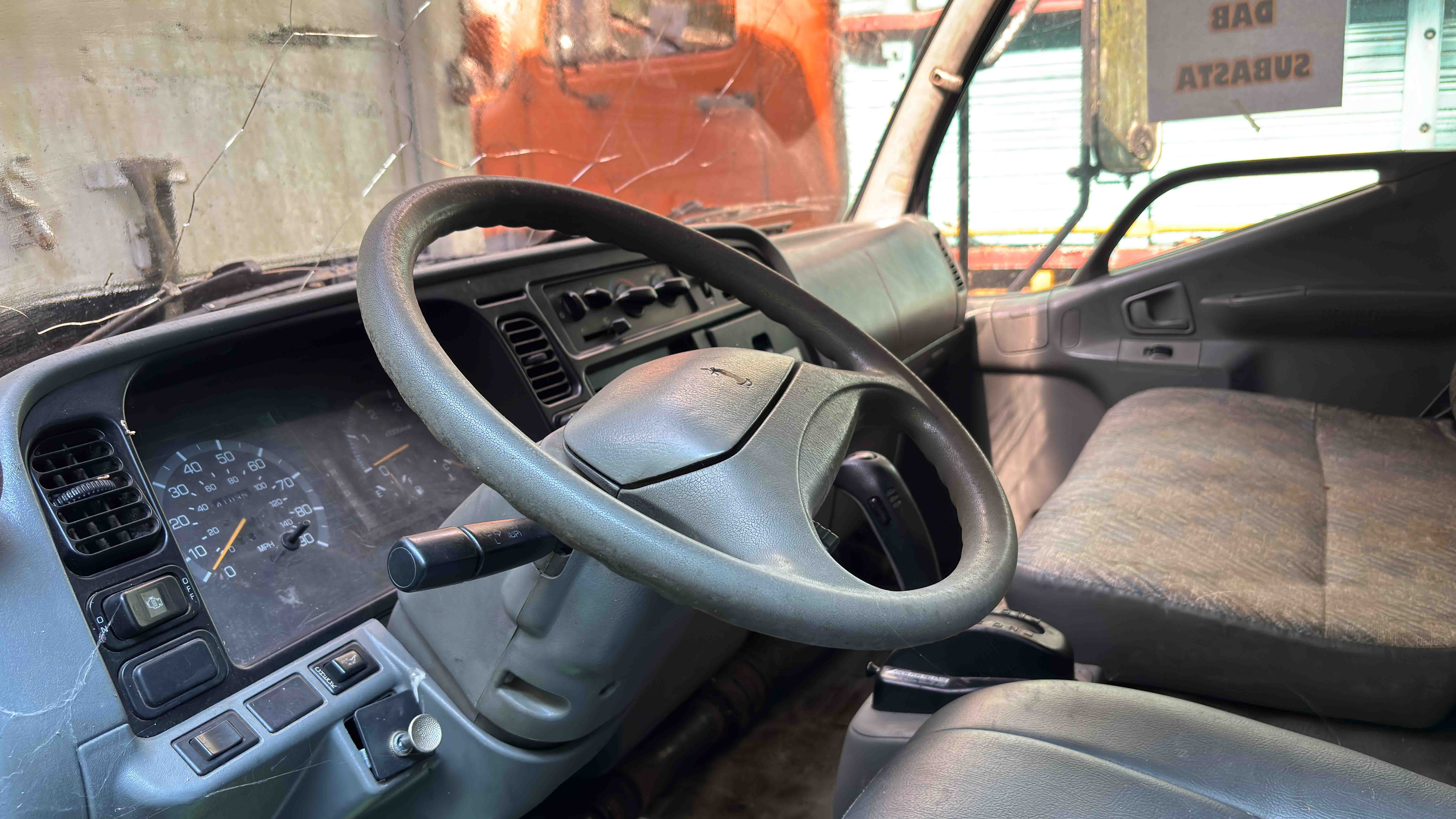 Camión furgón Mitsubishi Fuso FE649-SP 2000 (lote 31), fotografía 4