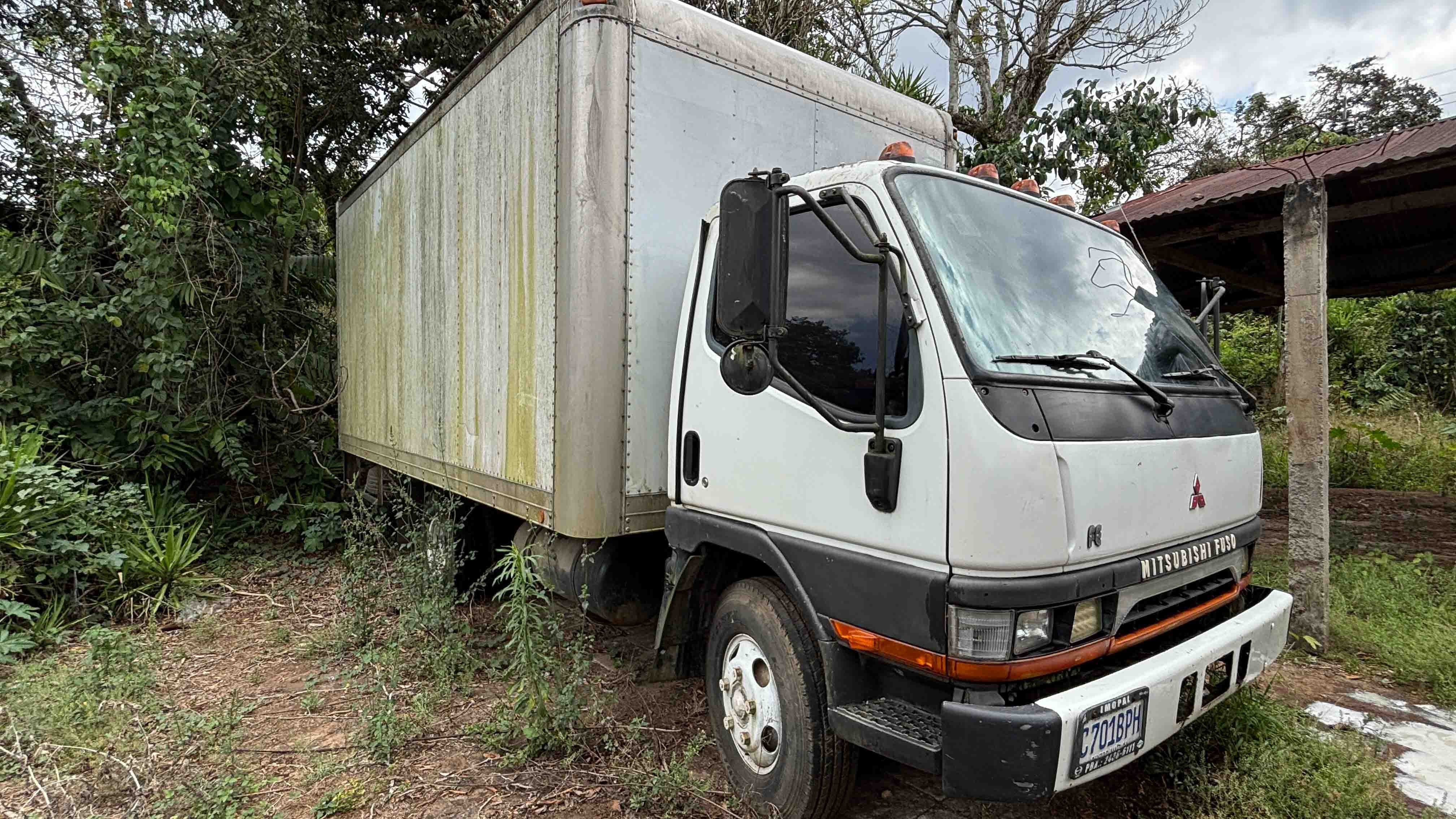 Camión Mitsubishi Fuso FE639 2003 (lote 32), fotografía 2