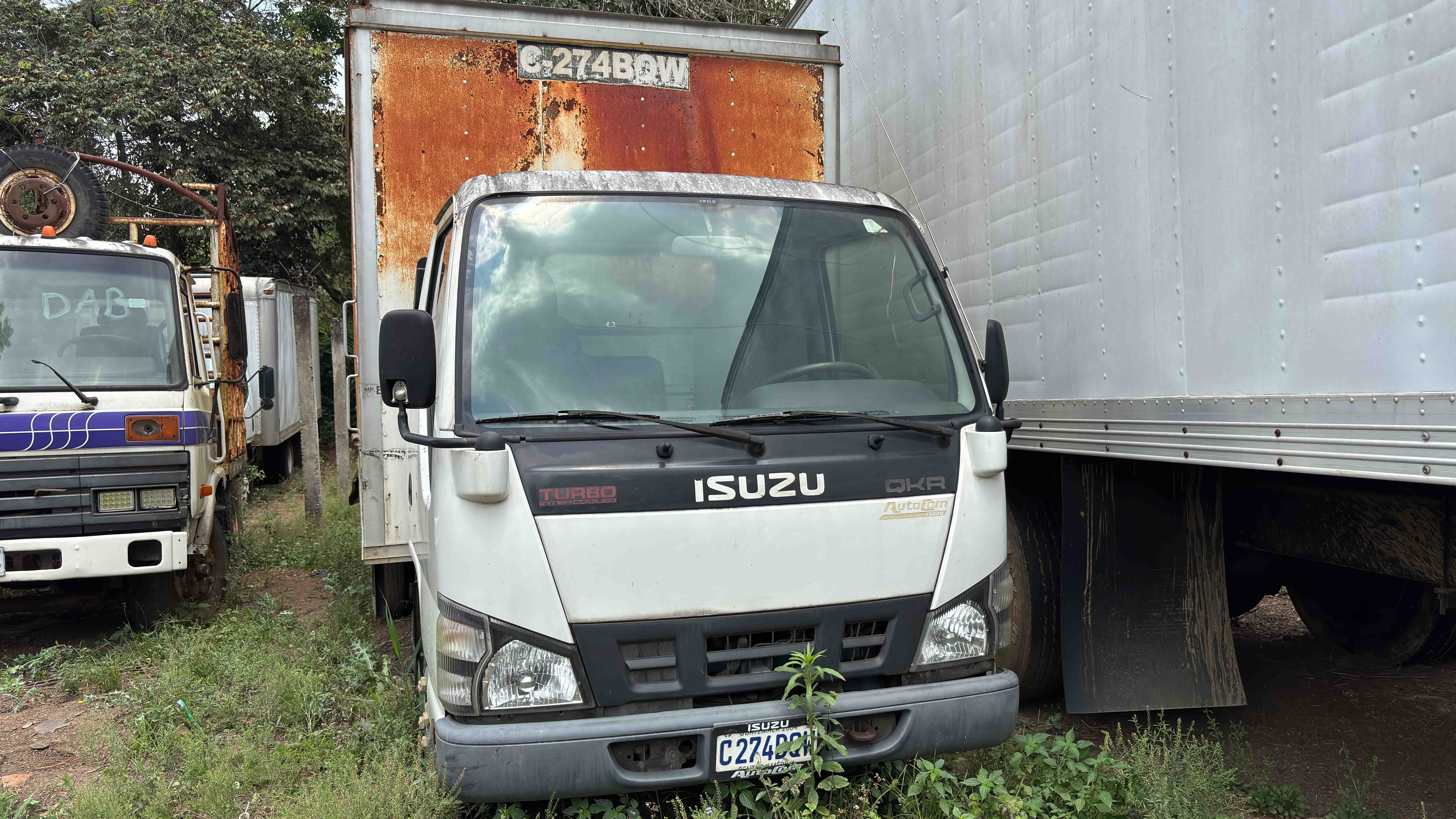 Camión Isuzu QKR 2018 (lote 33)