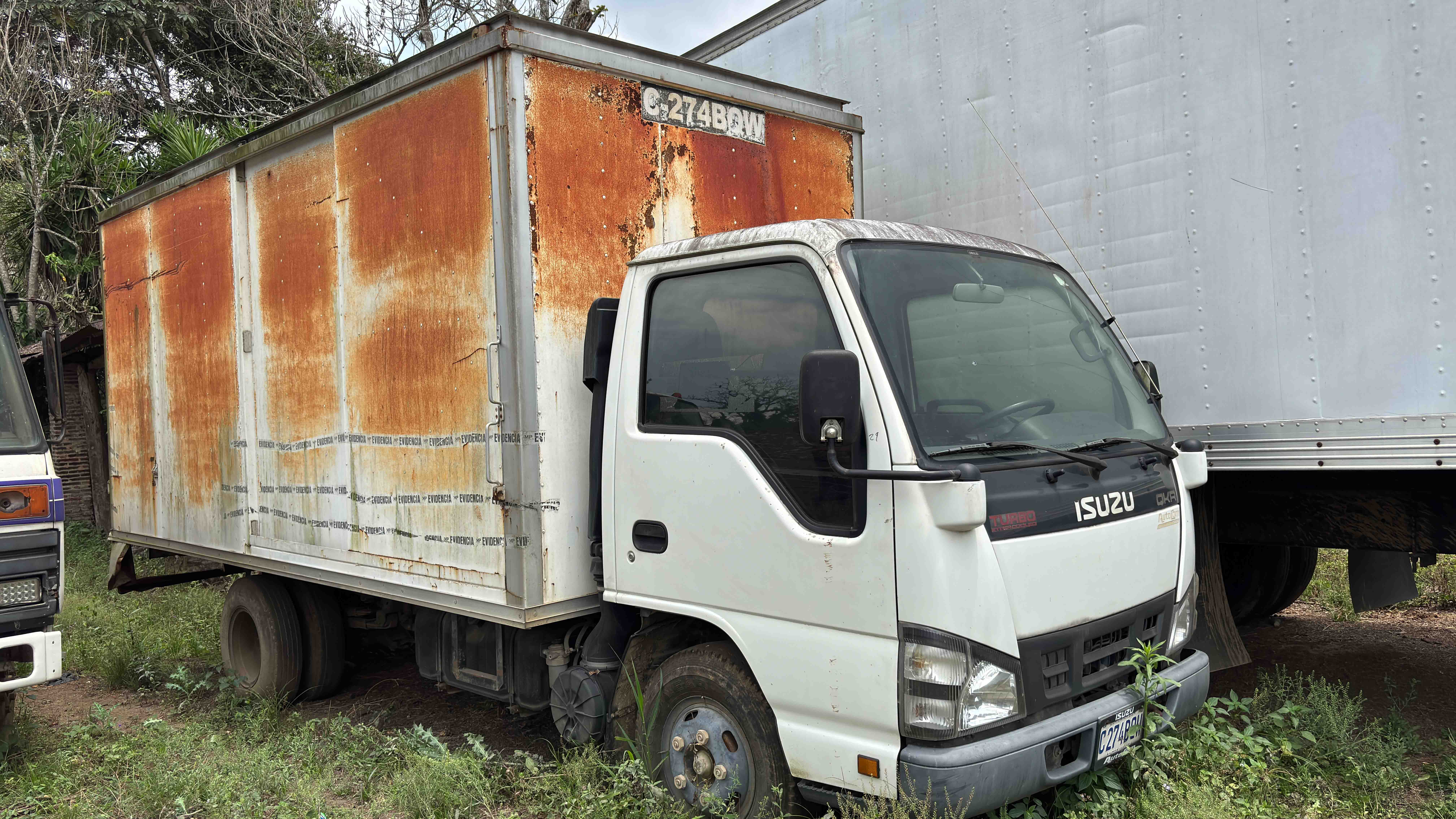 Camión Isuzu QKR 2018 (lote 33), fotografía 2