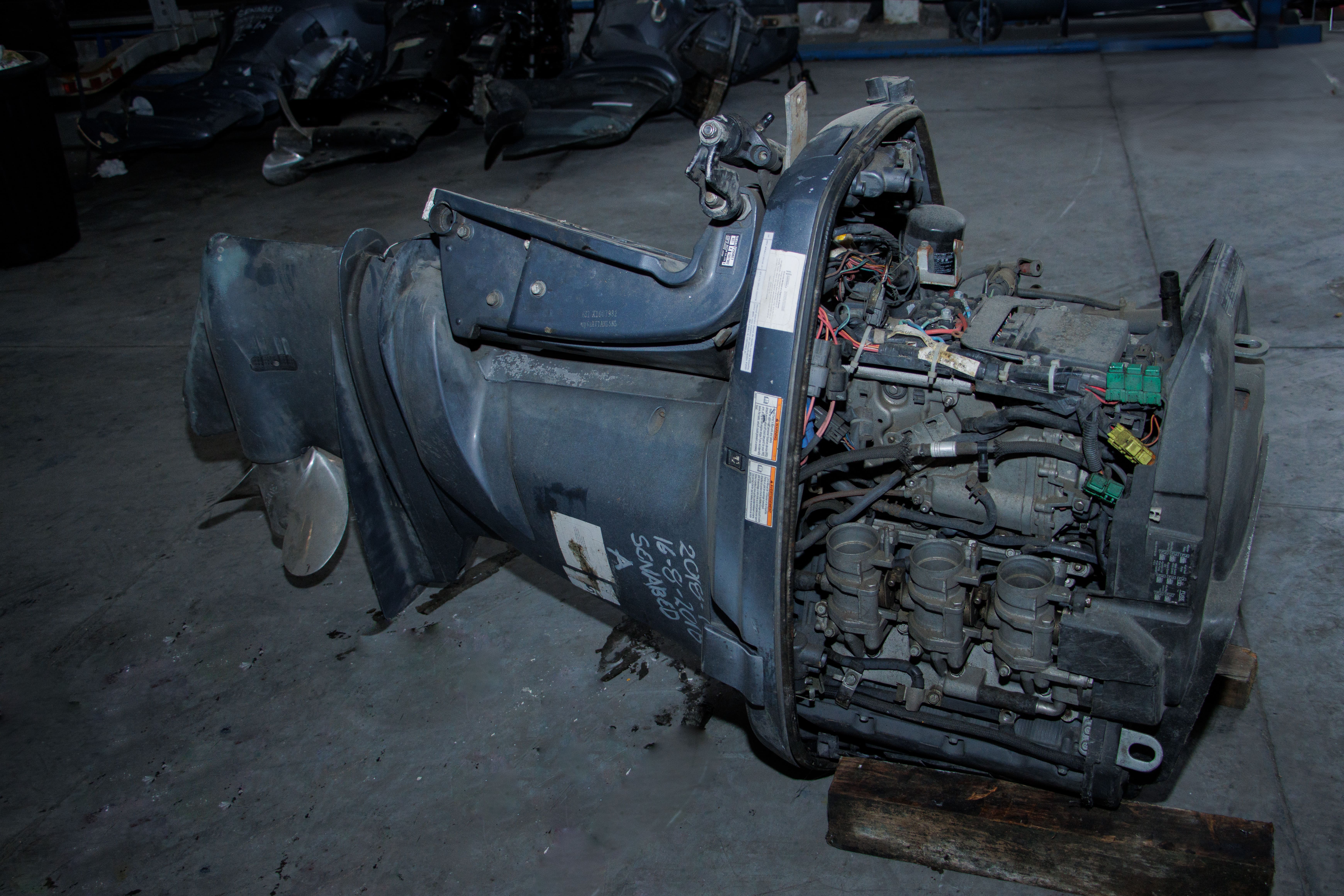 Motor marino fuera de borda Yamaha F200 (lote 04)