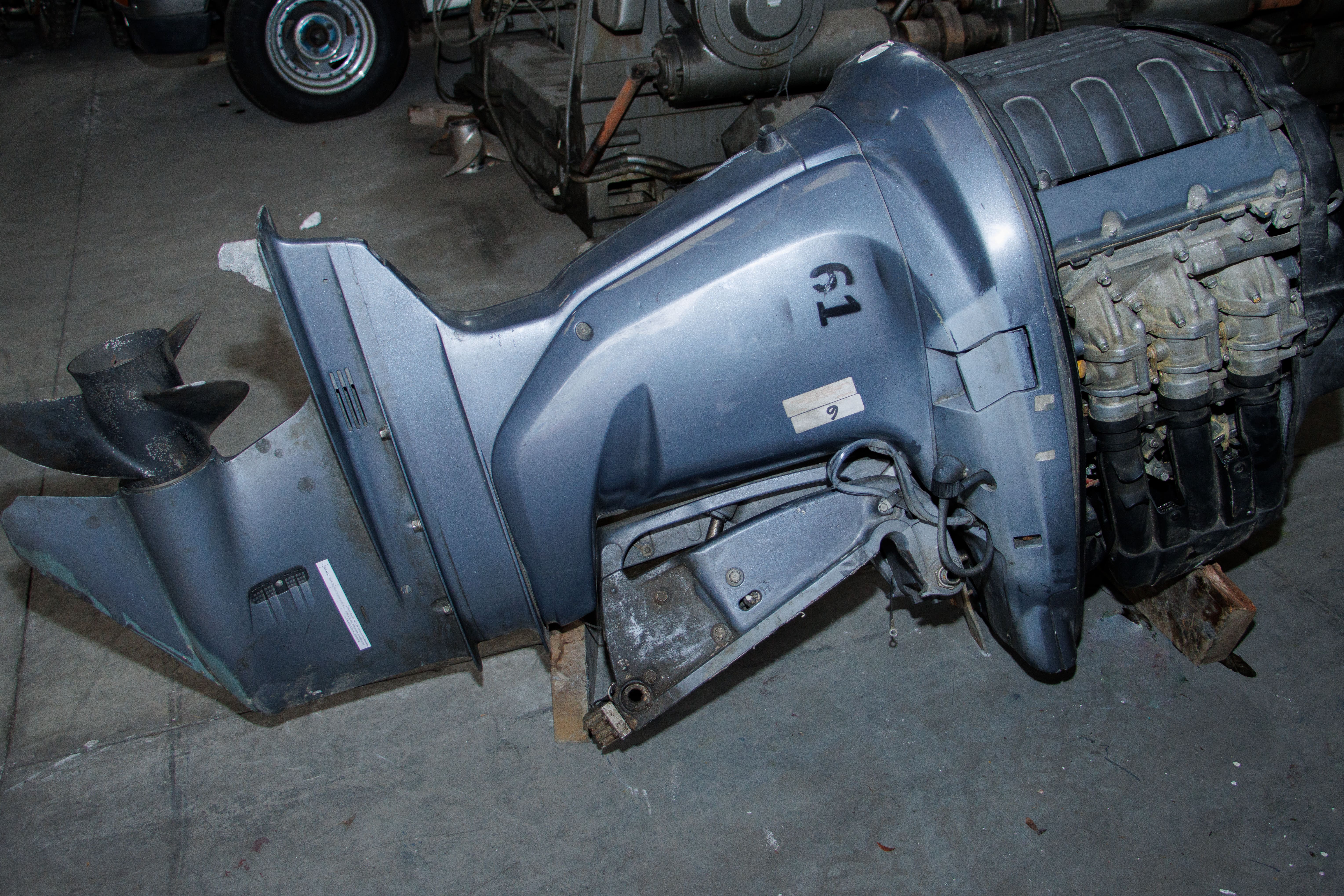 Motor marino fuera de borda Yamaha (lote 05), fotografía 2