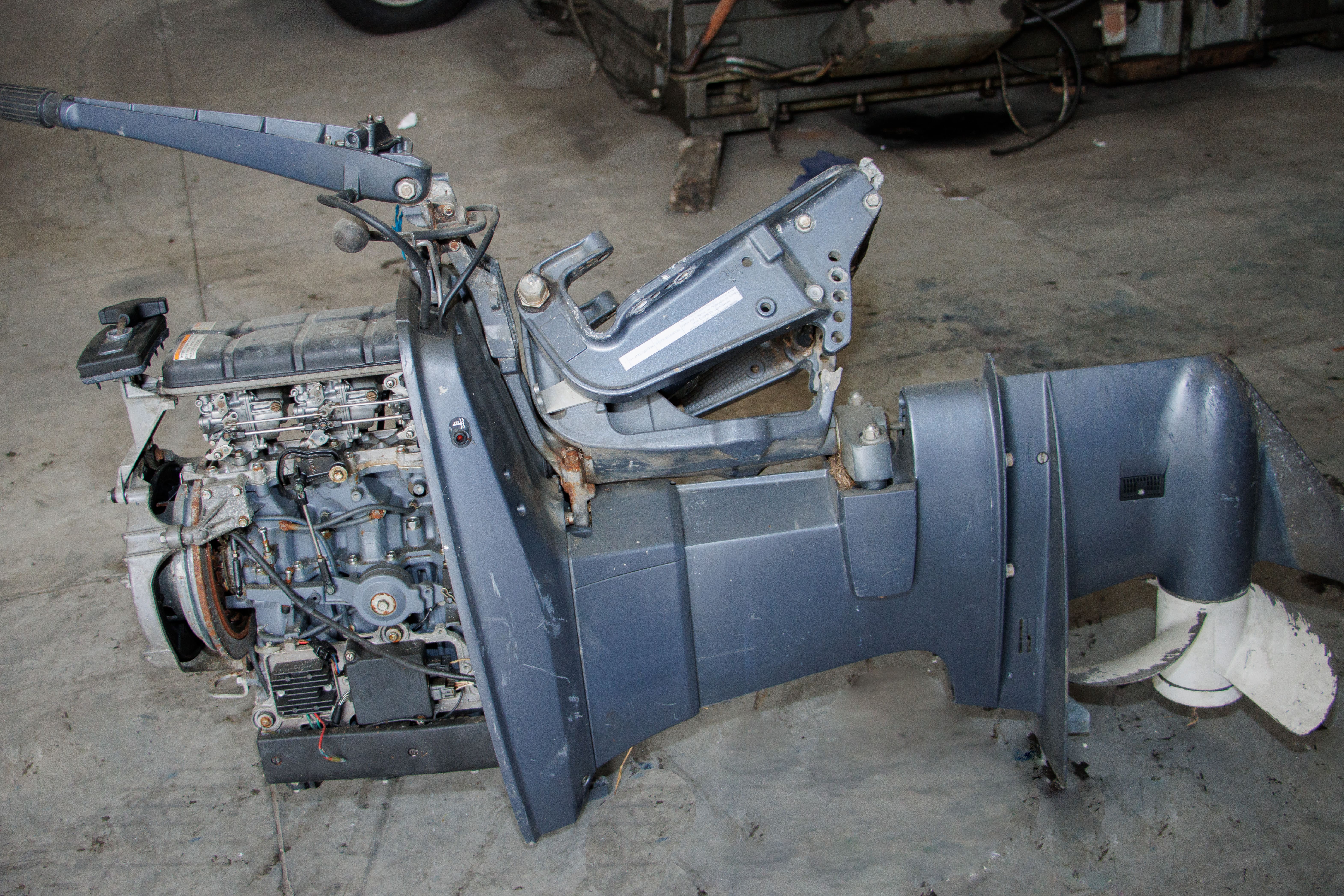 Motor marino fuera de borda Yamaha (lote 07), fotografía 2