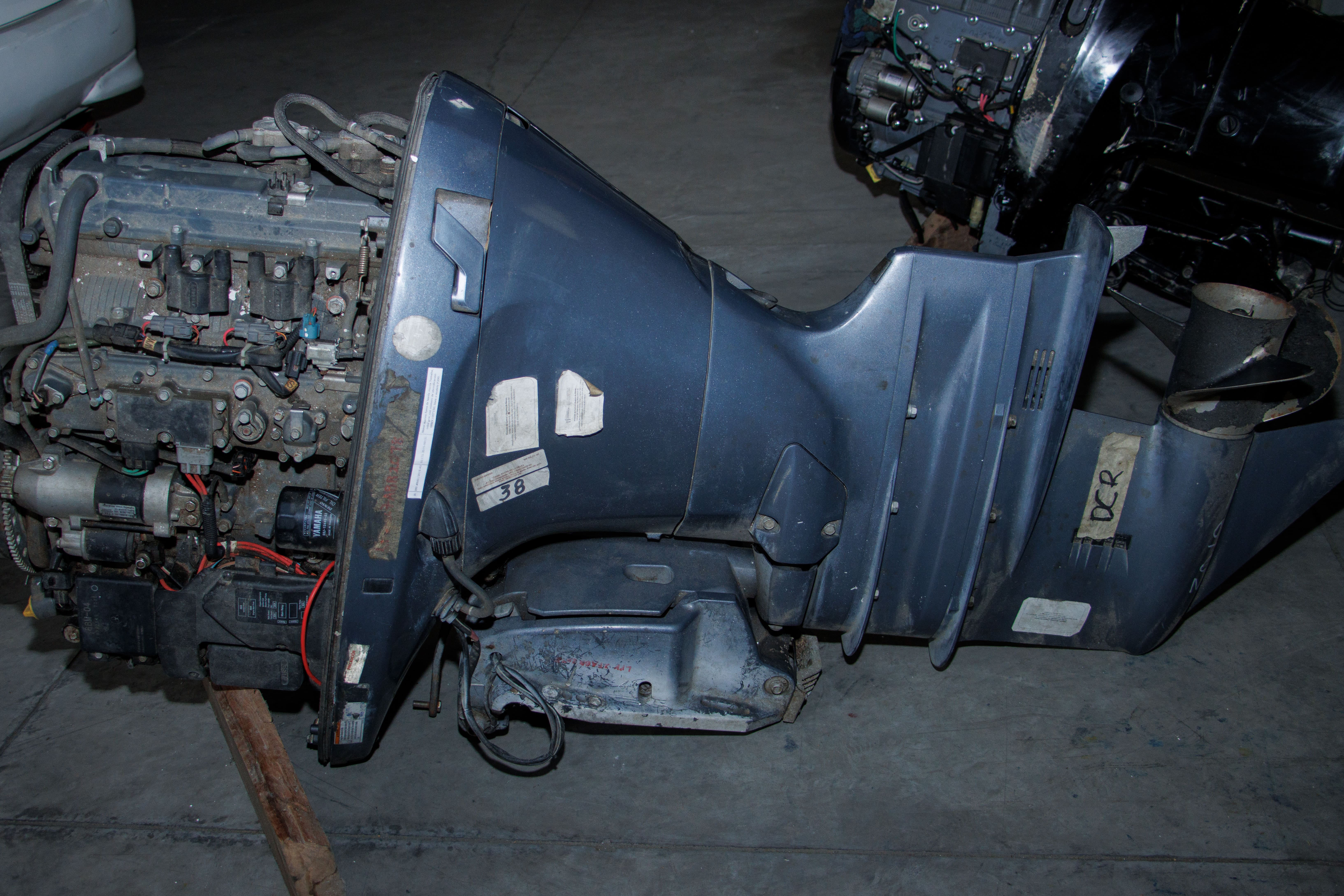 Motor marino fuera de borda Yamaha F200 (lote 10)