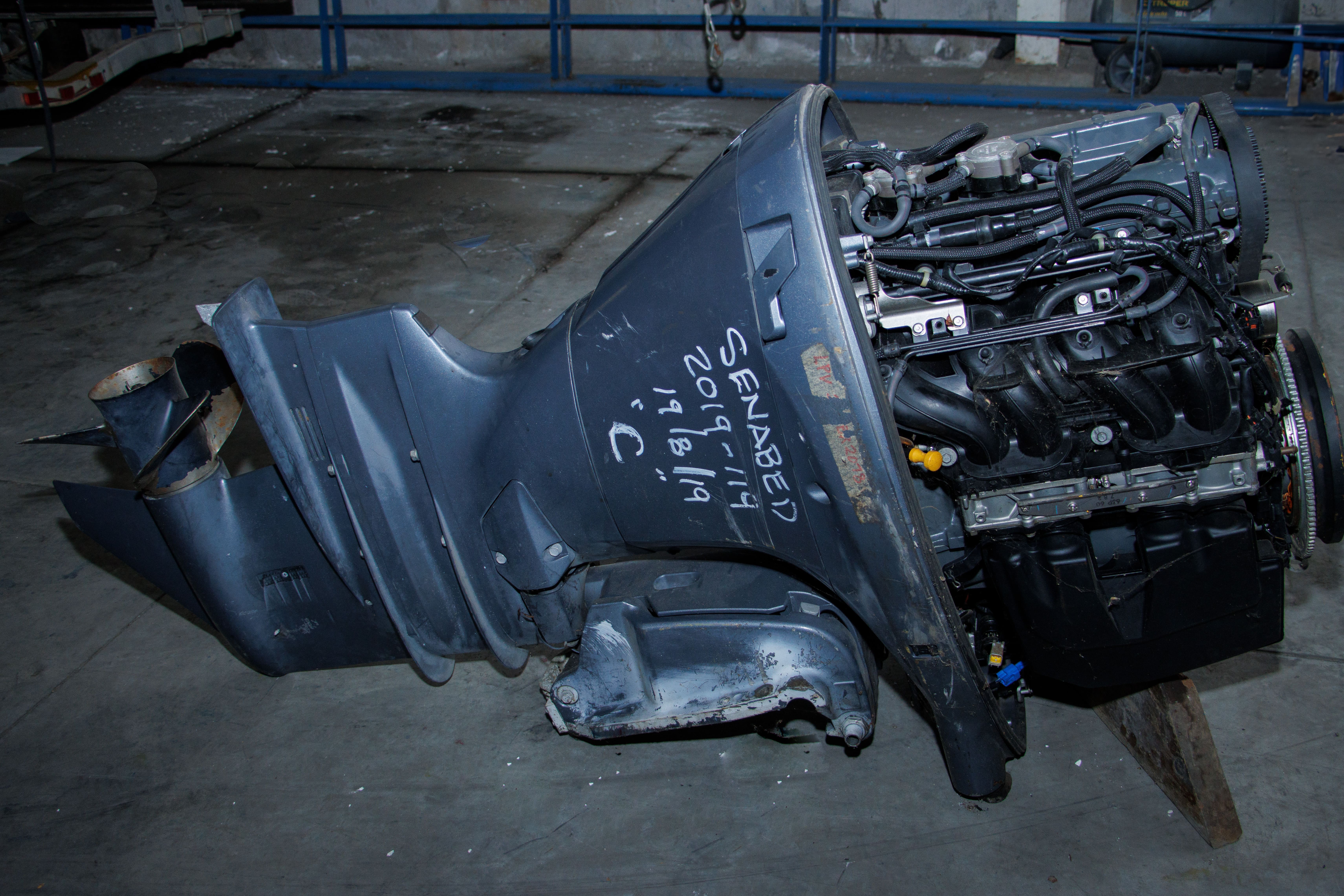 Motor marino fuera de borda Yamaha F200 (lote 10), fotografía 2