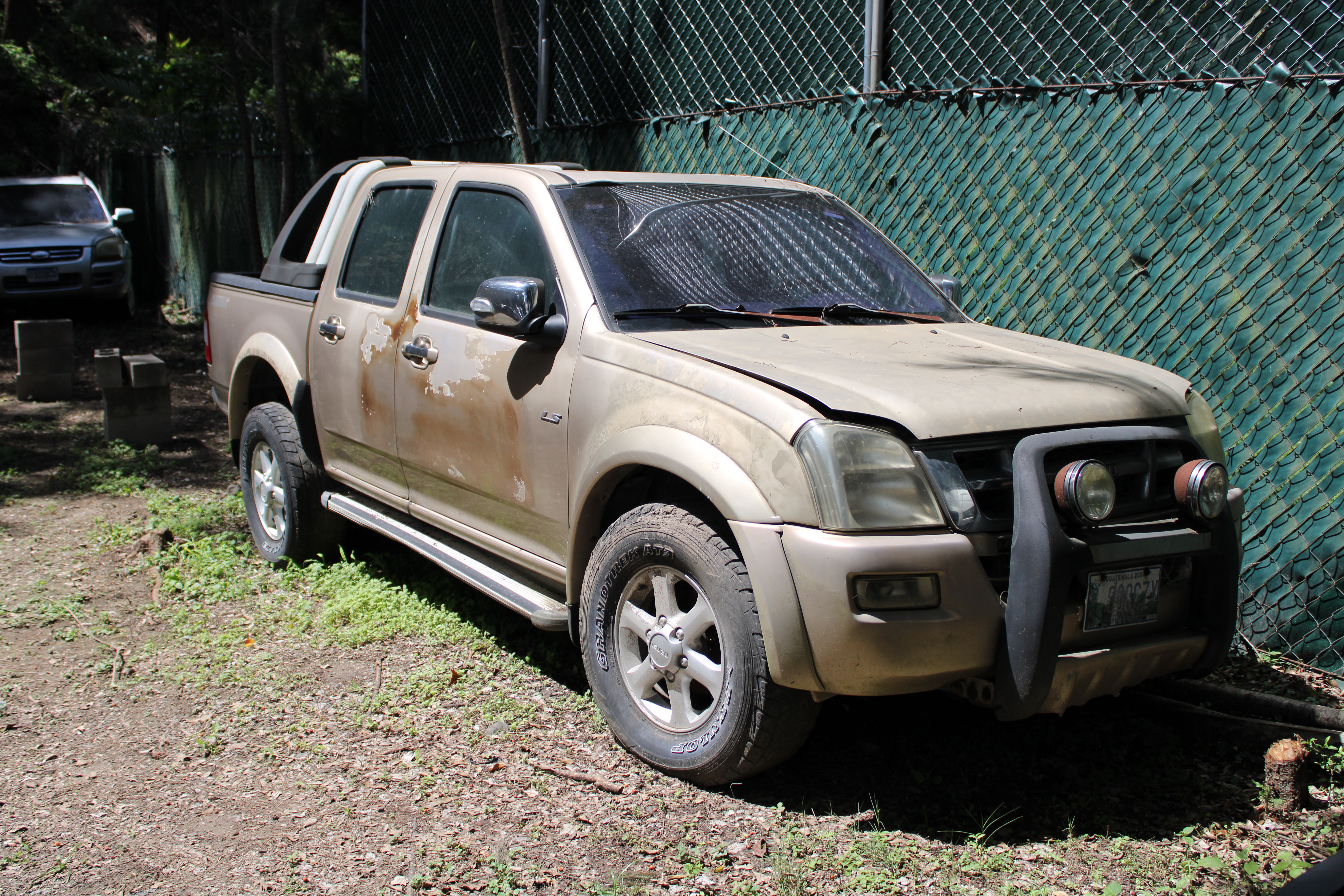 Pick up Isuzu TF Doble Cabina 2006 (lote 08)