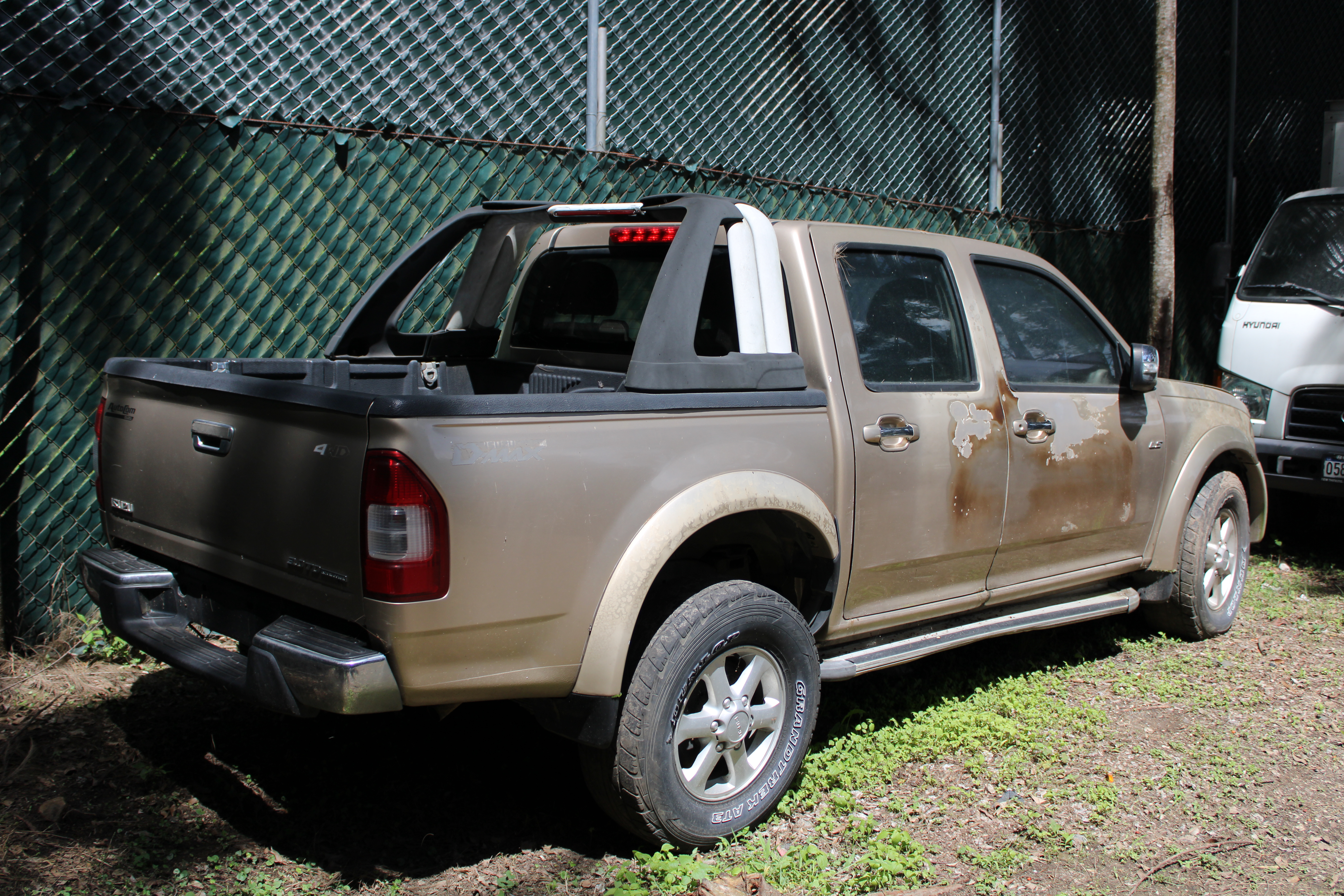 Pick up Isuzu TF Doble Cabina 2006 (lote 08), fotografía 2