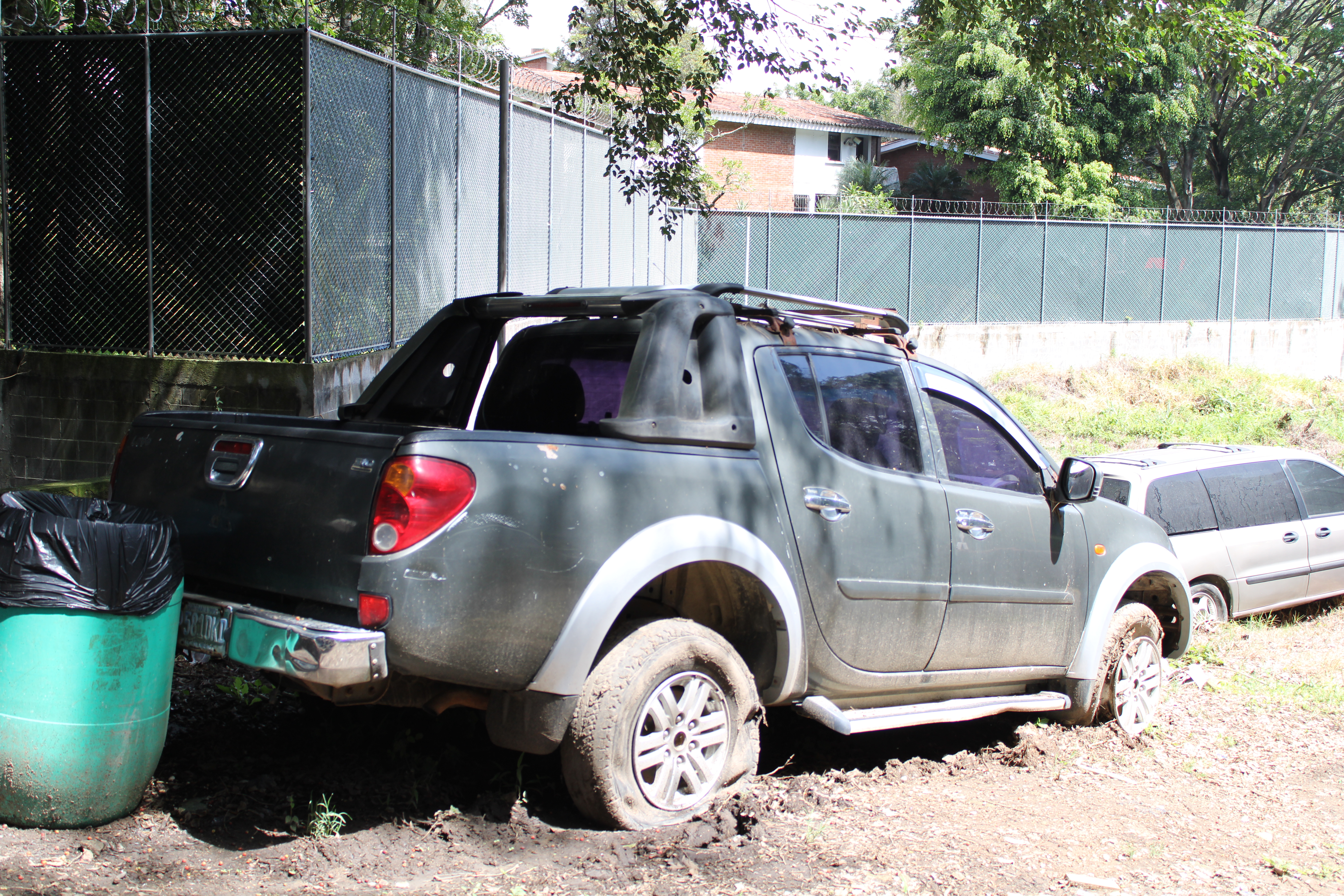 Pick Up Mitsubishi L200 GLS 4WD 2007 (lote 10), fotografía 2