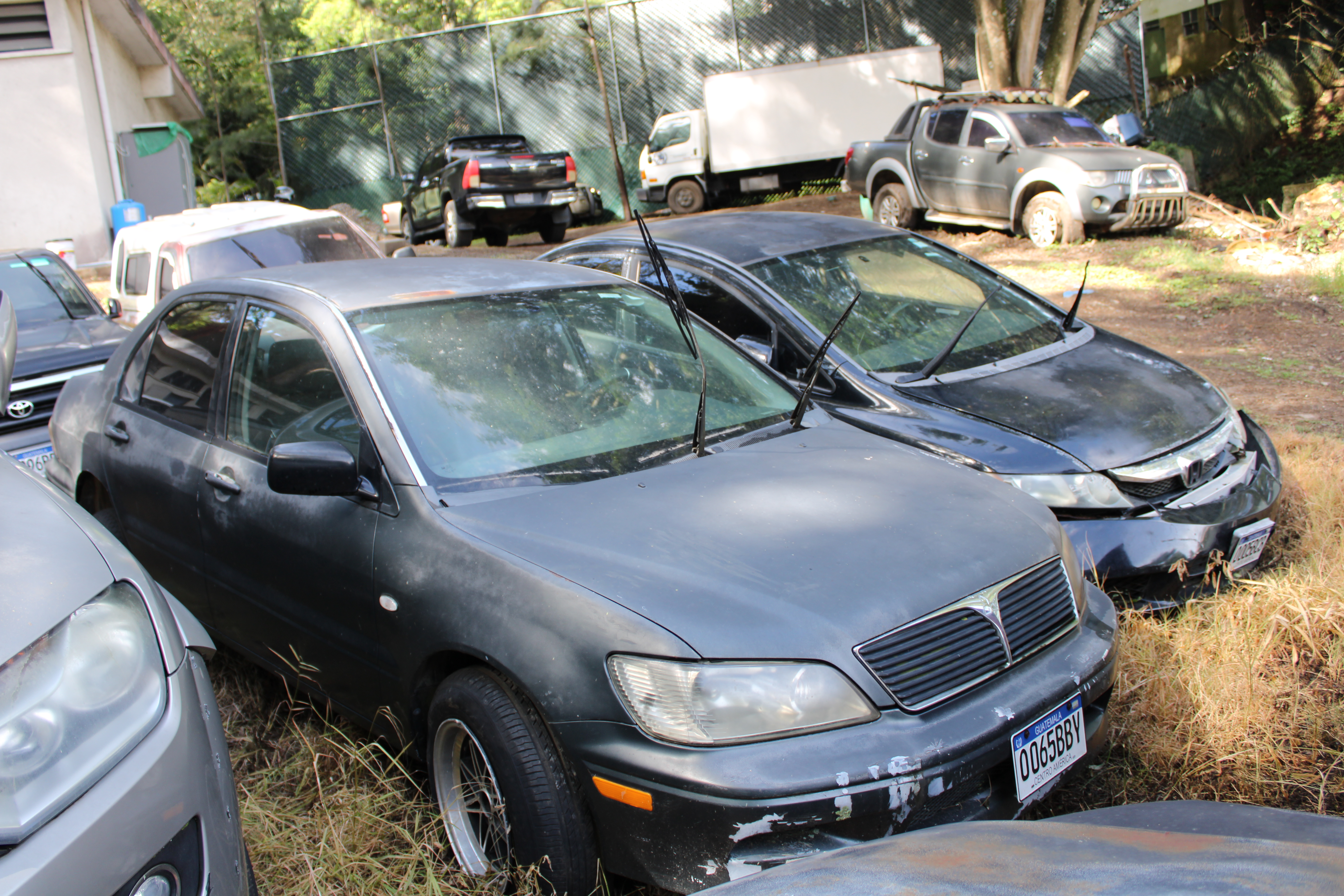 Automóvil Mitsubishi Lancer ES 2002 (lote 16), fotografía 2