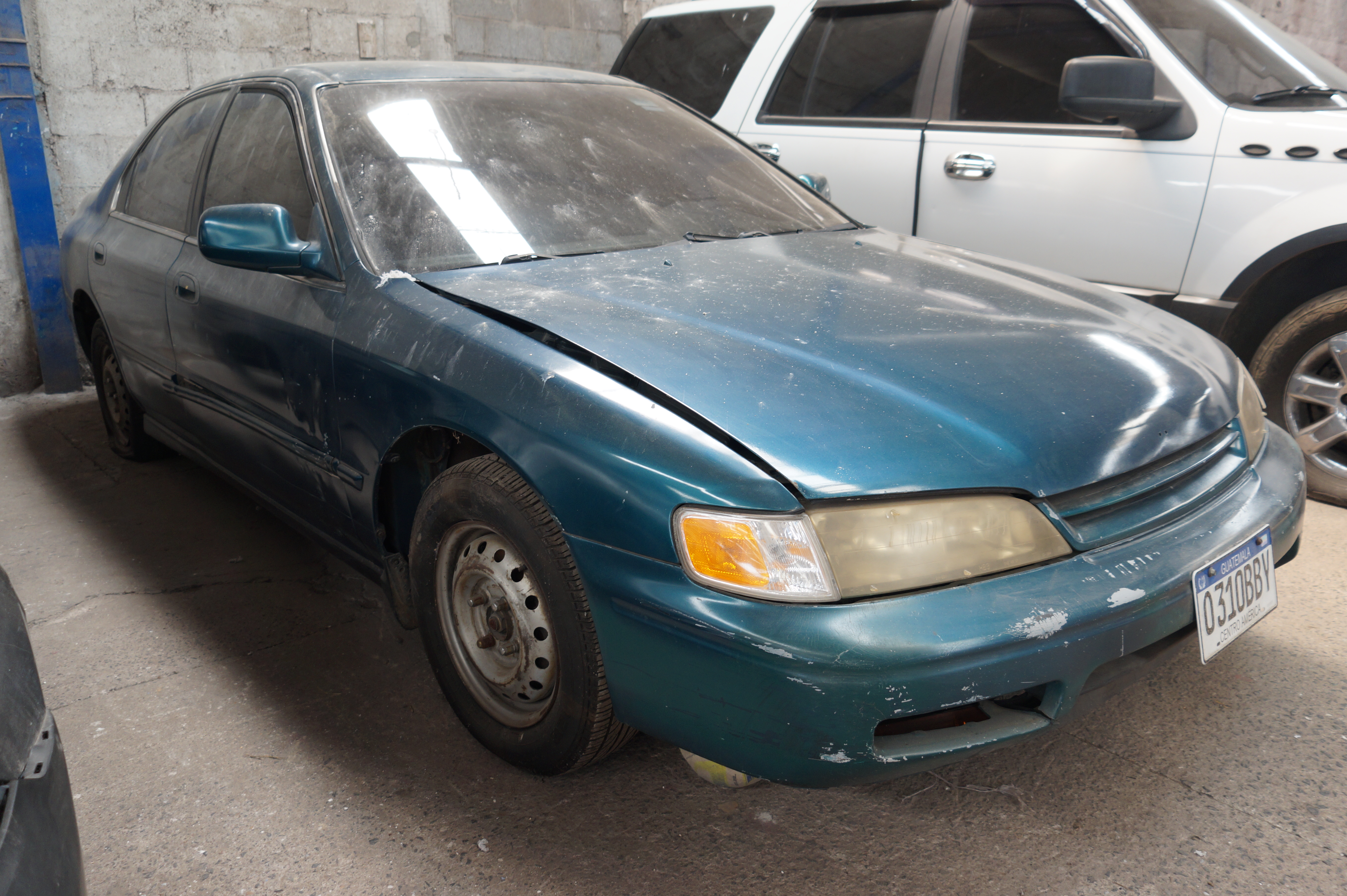 Automóvil Honda Accord LX 1994 (lote 02), fotografía 3
