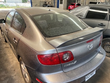 Automóvil Mazda 3 2006 (lote 03)