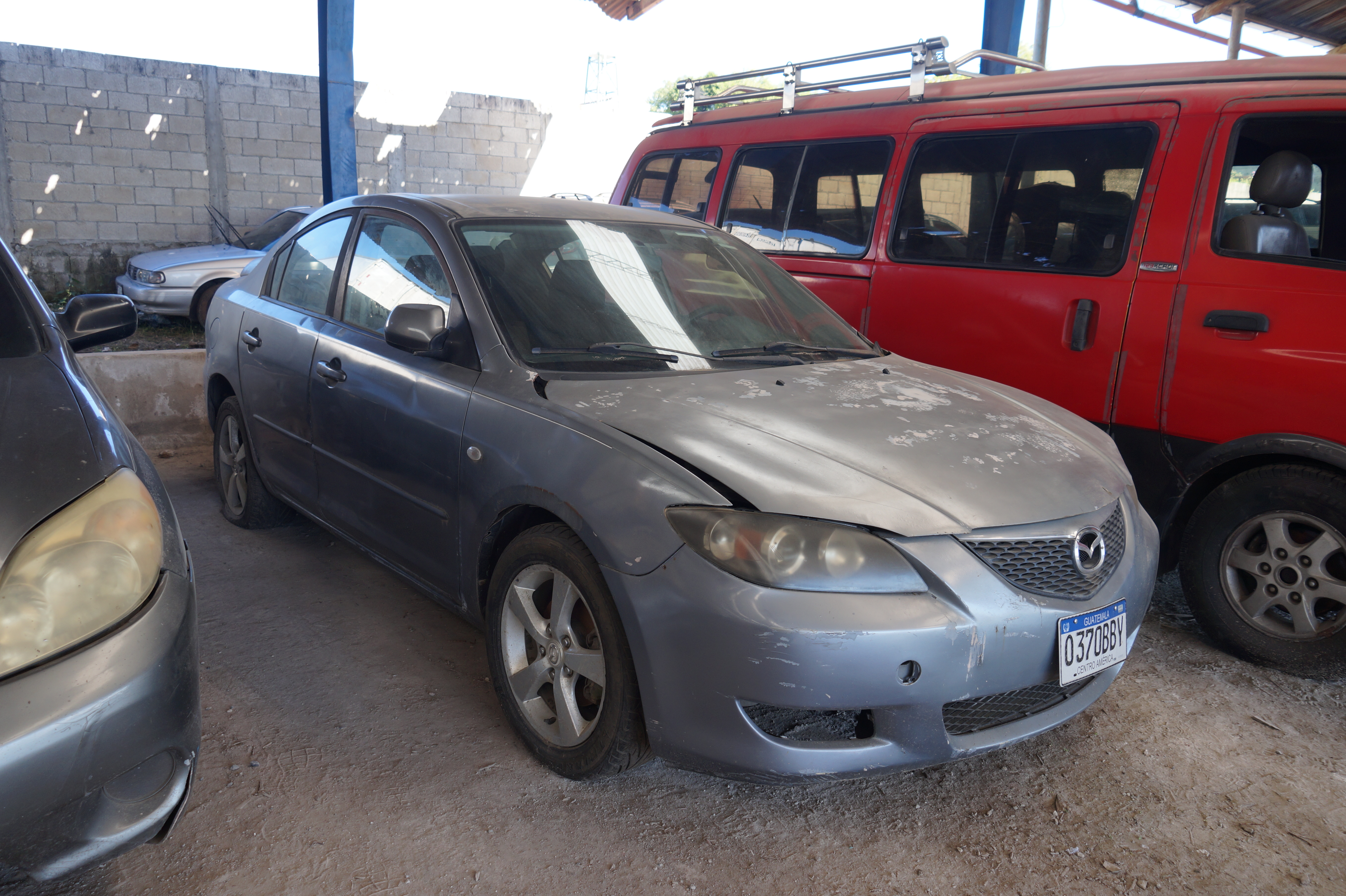Automóvil Mazda 3 2006 (lote 03), fotografía 2