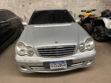 Automóvil Mercedes-Benz C 320 CDI Berlina 2006 (lote 07)