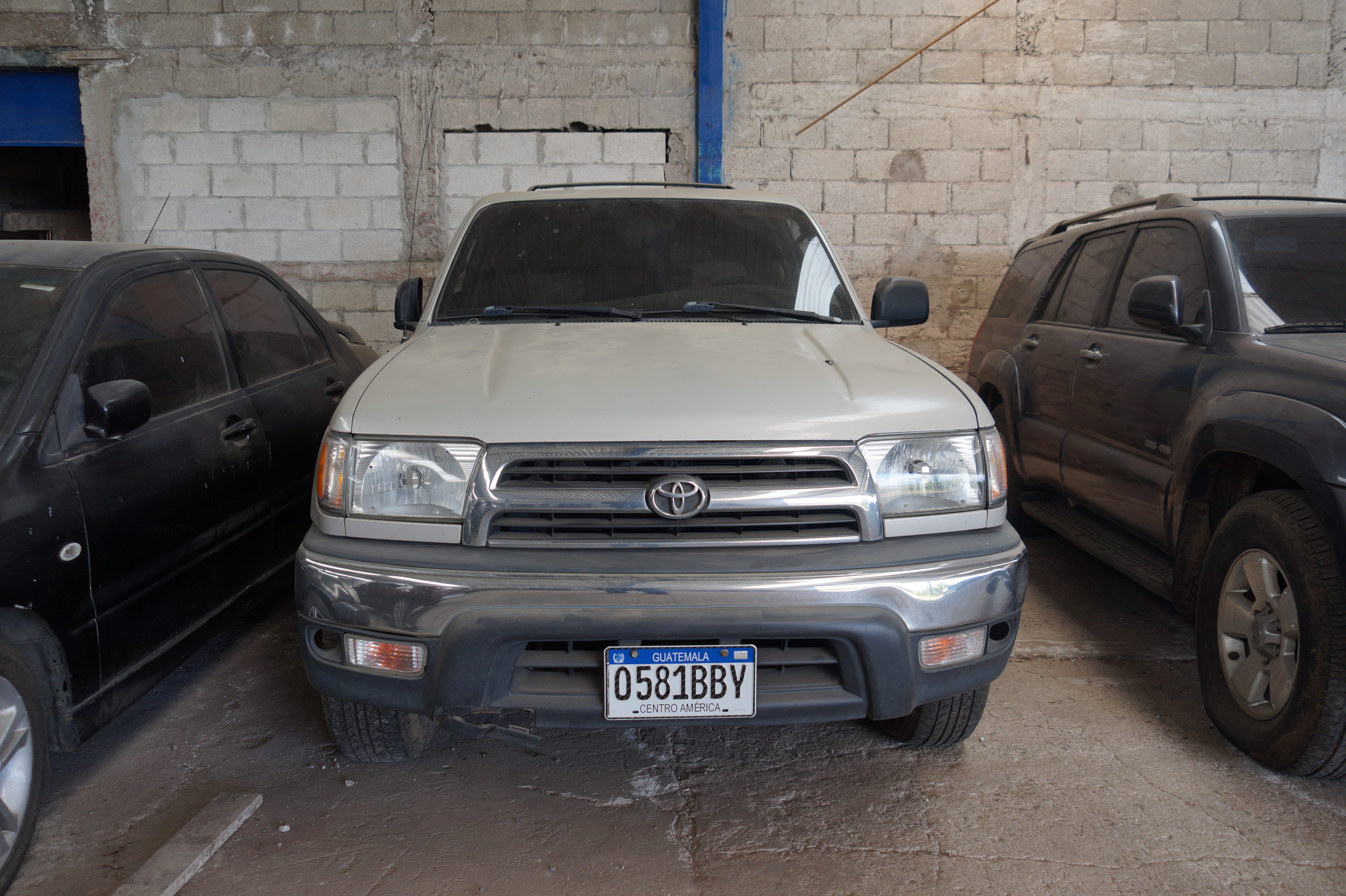 Camioneta Toyota 4Runner 2WD 2000 (lote 13), fotografía 5