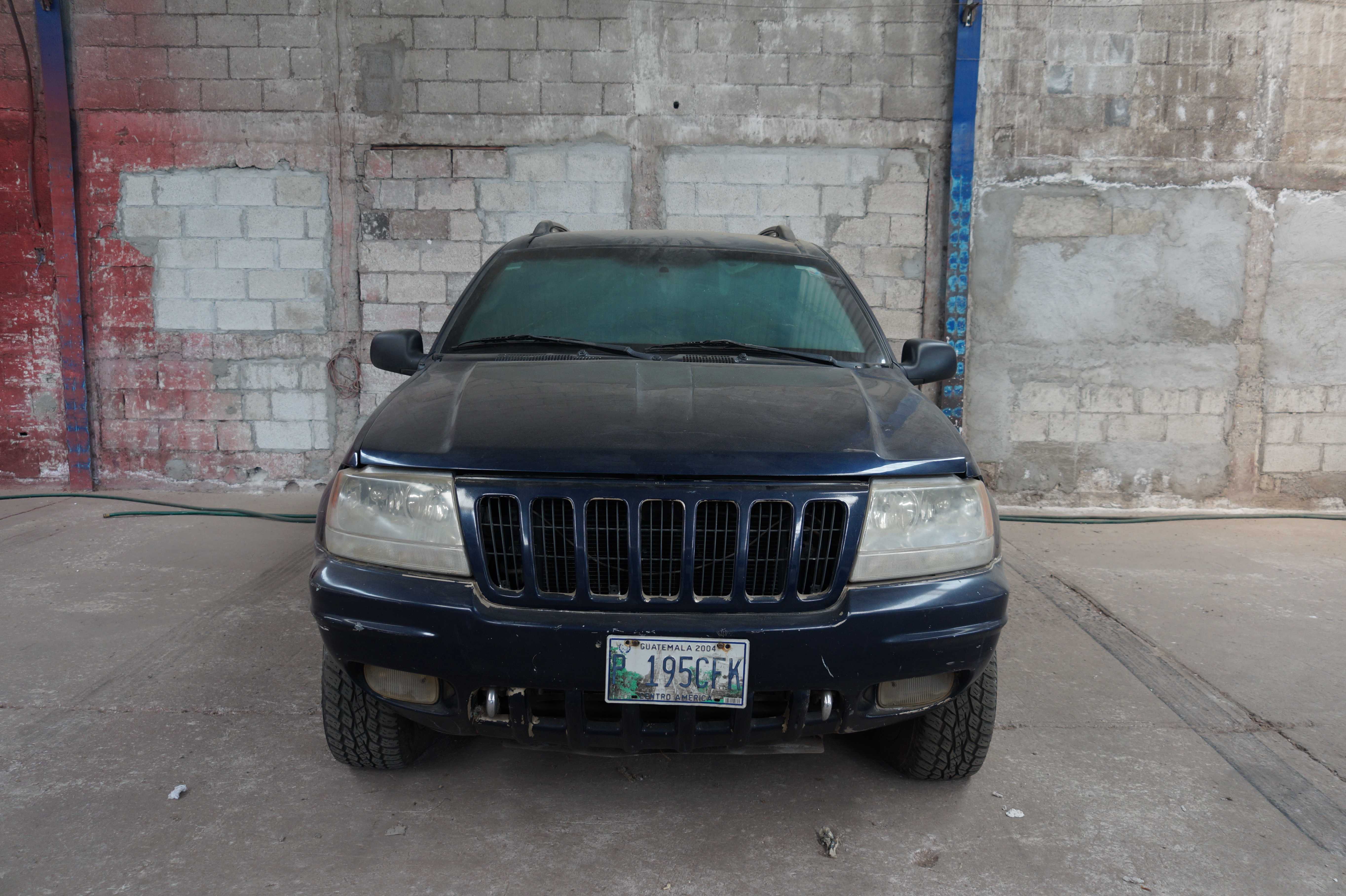 Camioneta Jeep GD Cherokee Overland 2004 (lote 14), fotografía 2