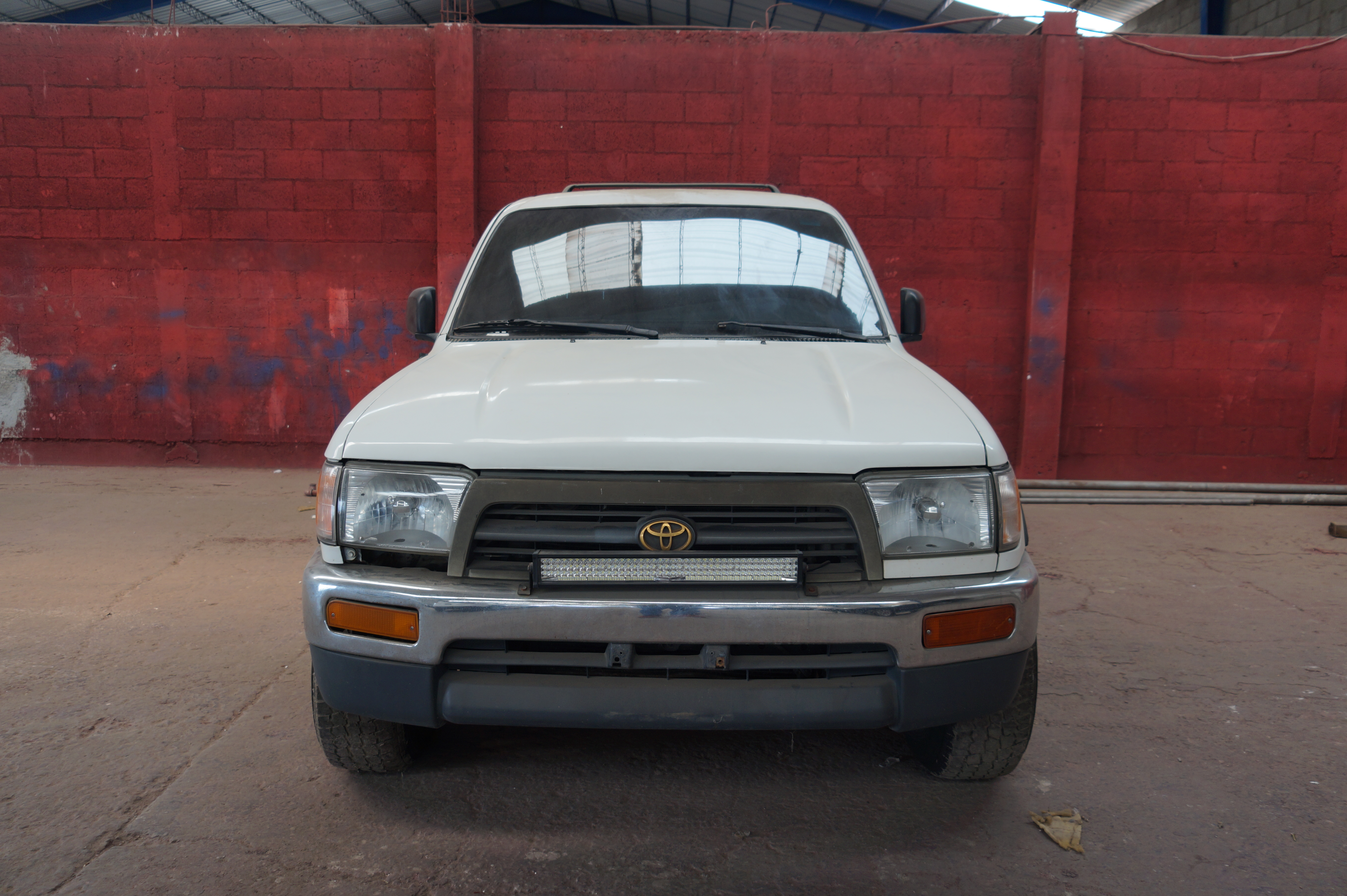 Camioneta Toyota 4Runner SR5 4x2 1997 (lote 17), fotografía 4