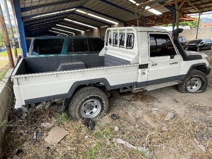 Pick Up Toyota Land Cruiser 2011 (lote 22)