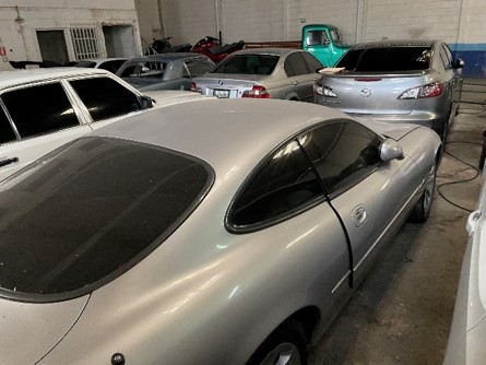 Automóvil Jaguar XKR 2001 (lote 25)