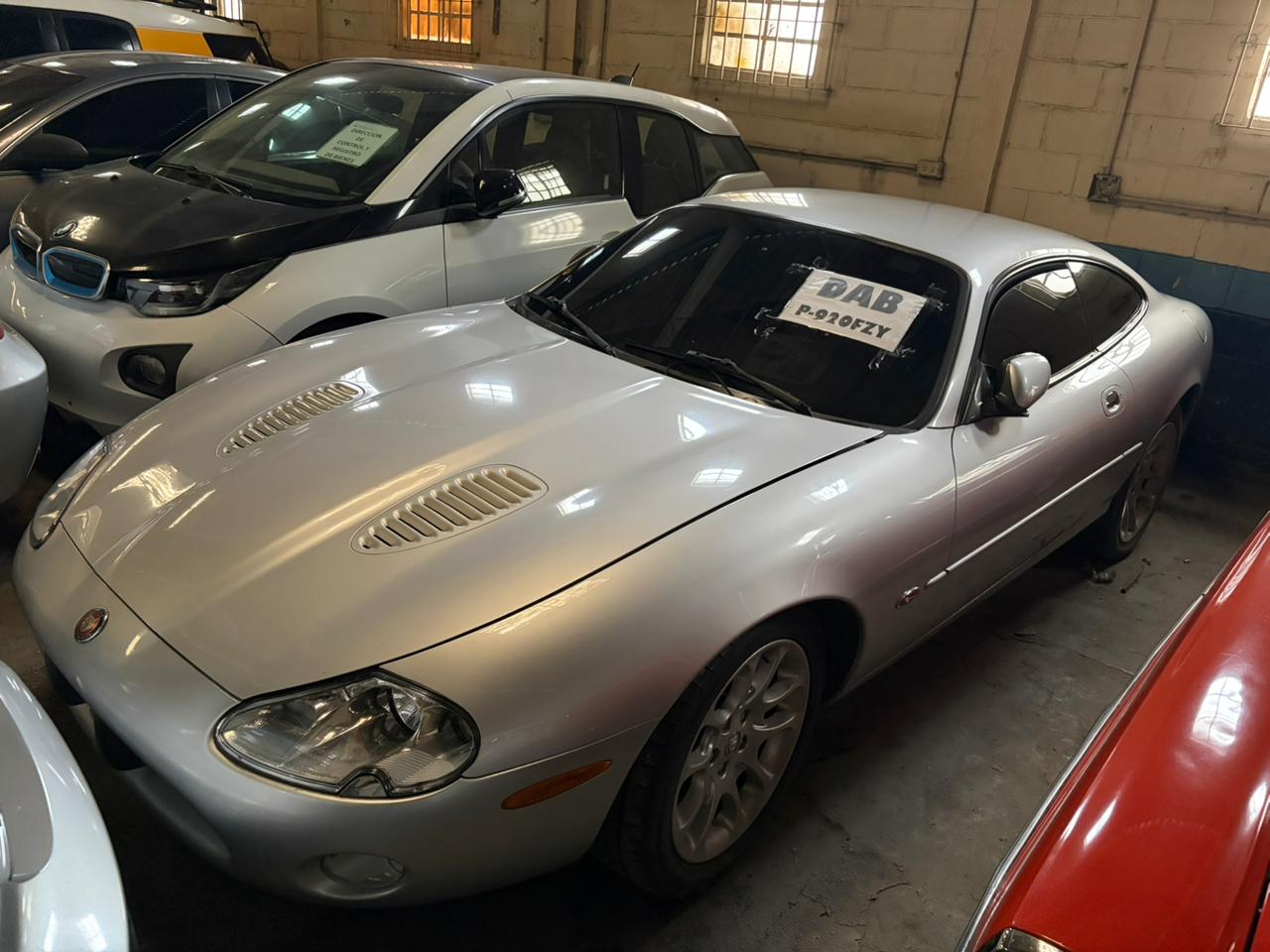 Automóvil Jaguar XKR 2001 (lote 25), fotografía 4