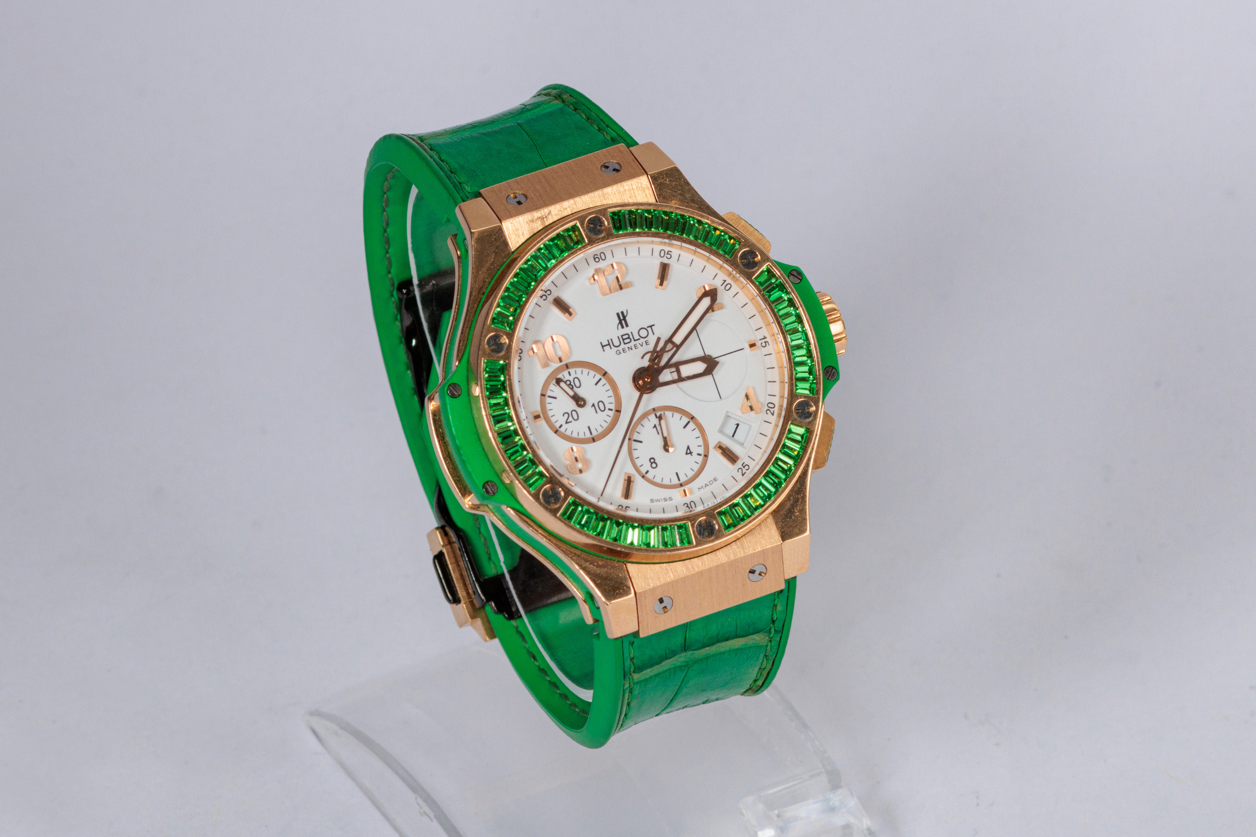 RELOJ: Marca Hublot modelo Big Bang, automático, en oro rosa de 18Kt, con 48 Tsavoritas… (lote 01), fotografía 2