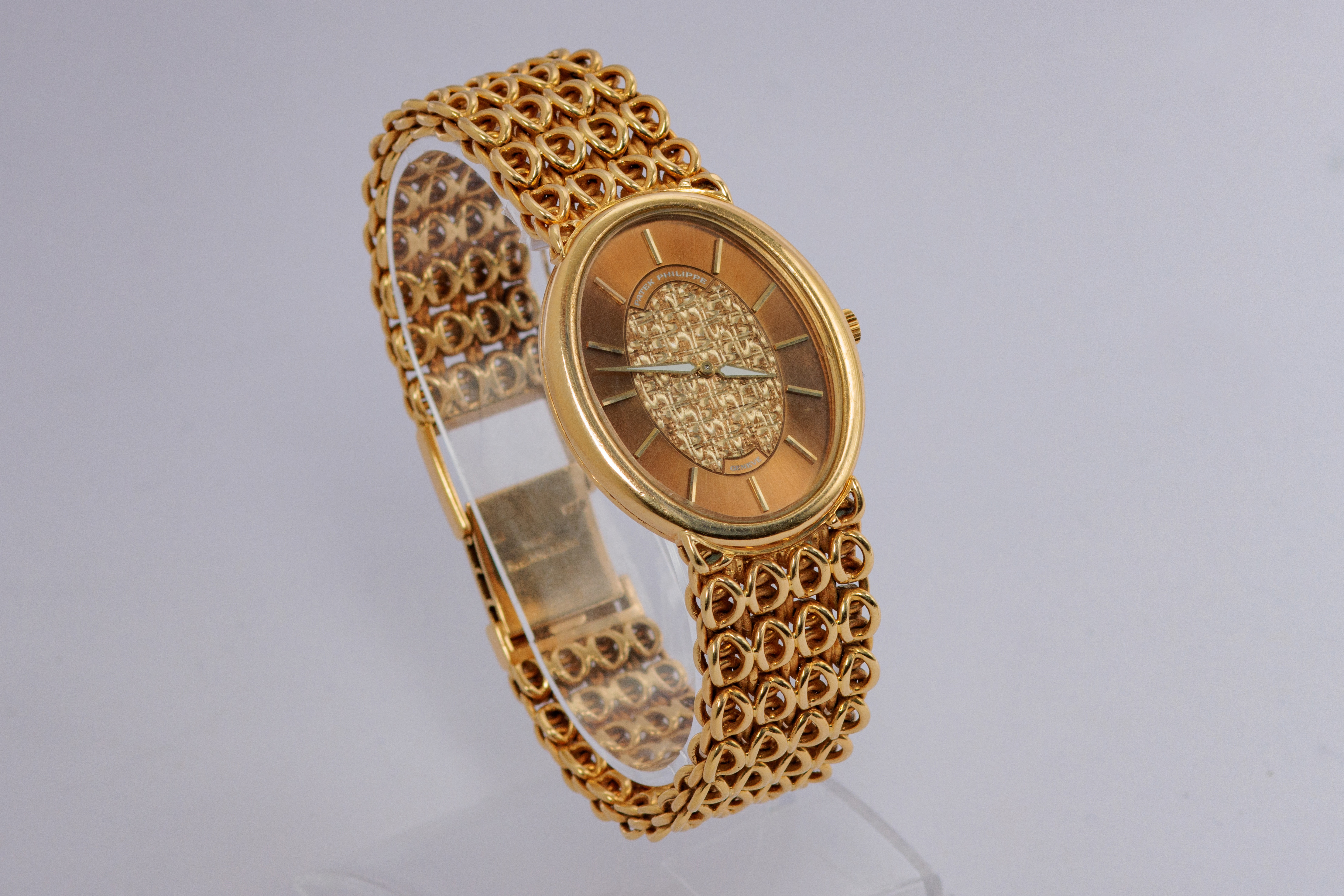 RELOJ: Marca Patek Phillippe, mecánico, modelo Iraqi Eagle, en oro amarillo de 18Kt… (lote 05)
