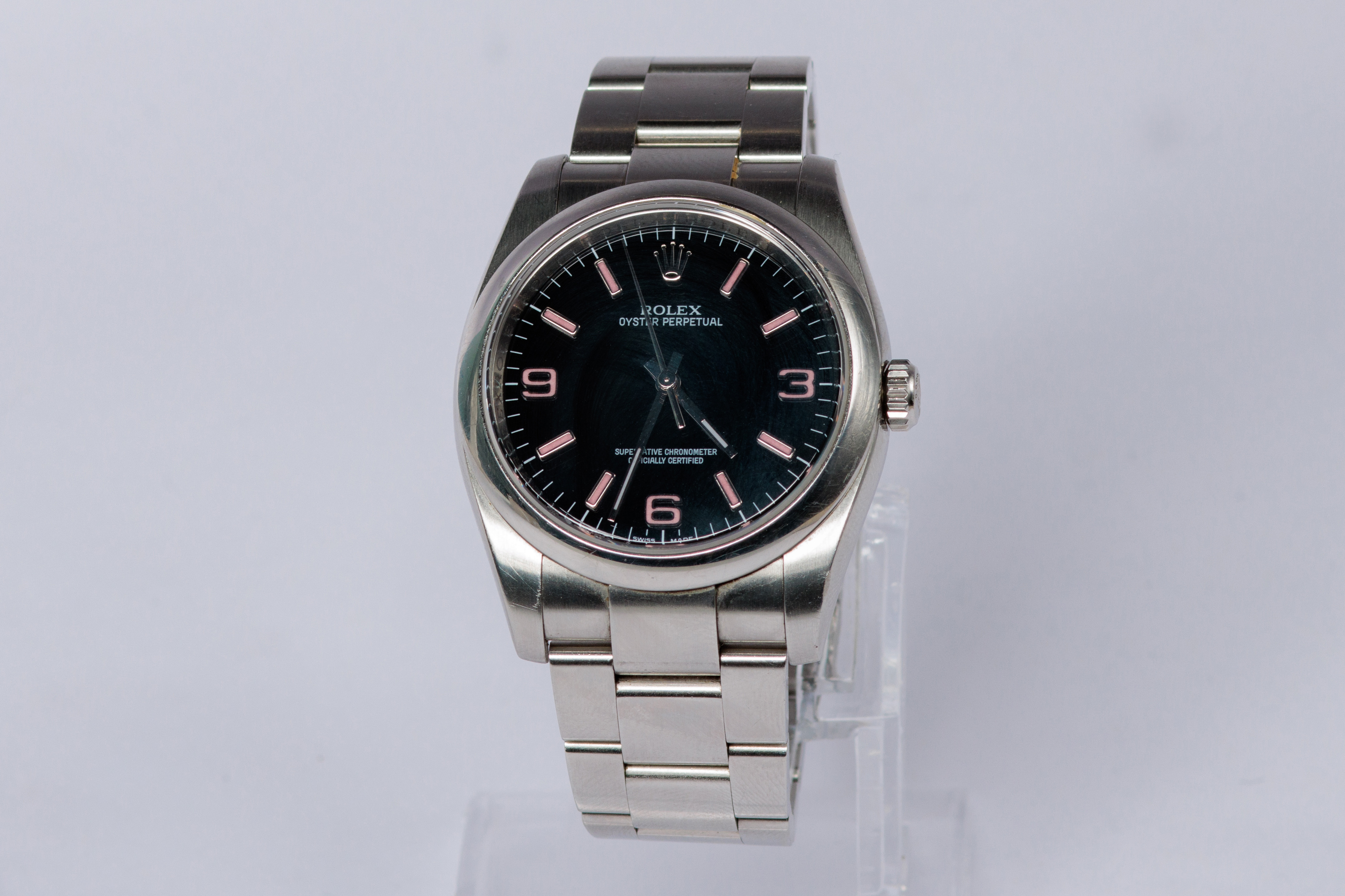 RELOJ: Marca Rolex, Oyster Perpetual, carátula negra, marcadores rosados, automático… (lote 10), fotografía 2