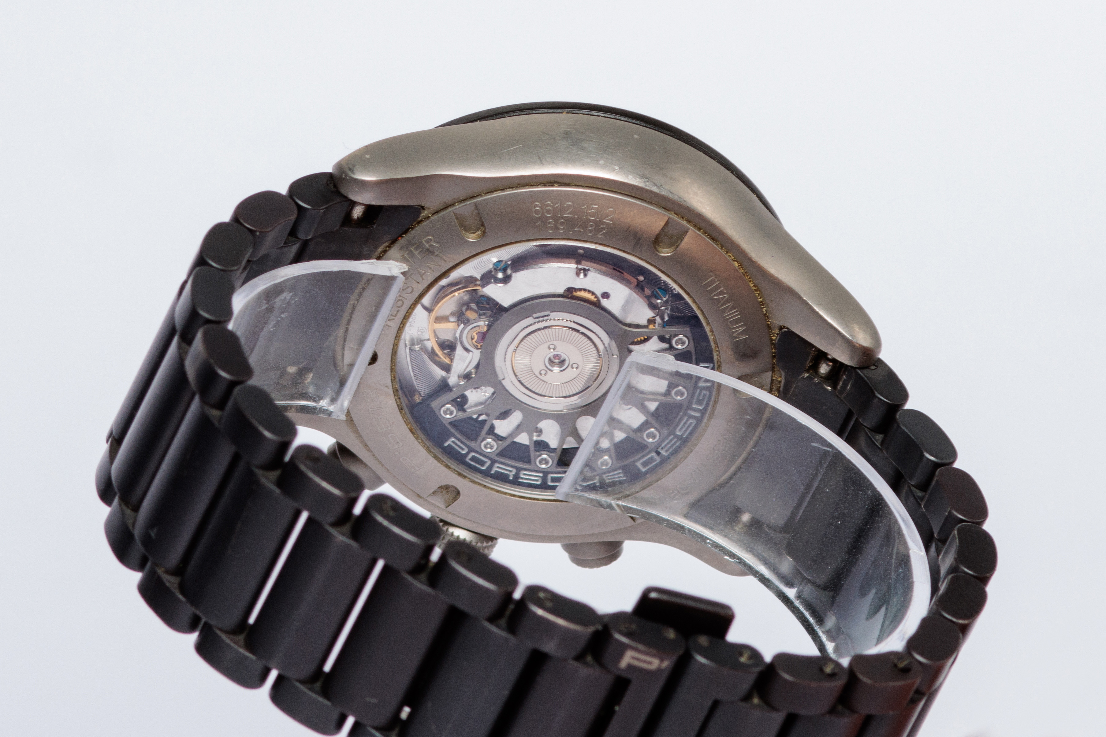 RELOJ: Marca Porsche Desing, titanium con baño iónico negro, caja de 42mm, corazón… (lote 11), fotografía 4