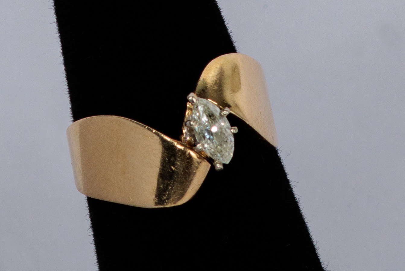 ANILLO: De acero con baño electrolítico rosa (lote 42)