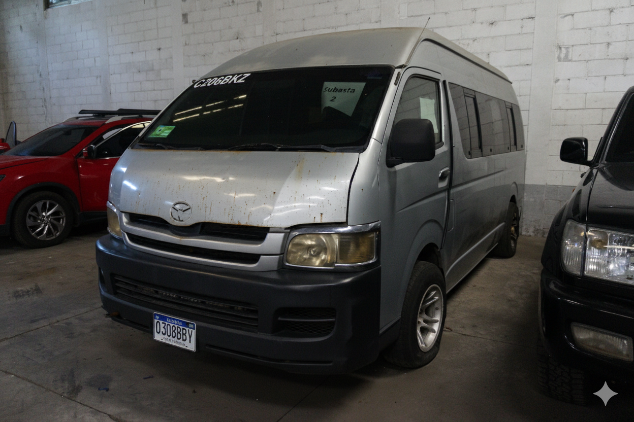 Microbús Toyota HI ACE 2009 (lote 01), fotografía 2