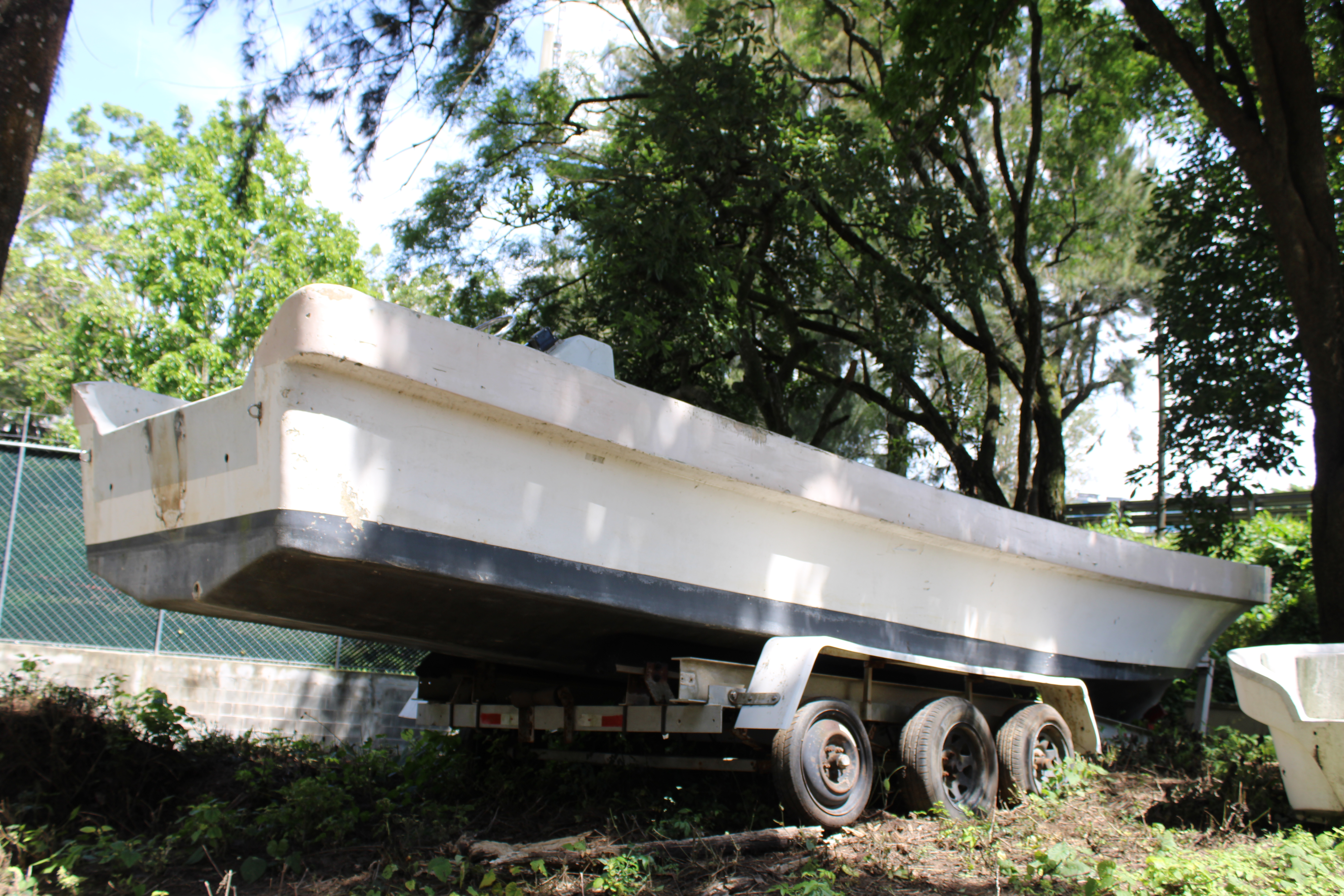 Lancha Tiburonera (lote 32)