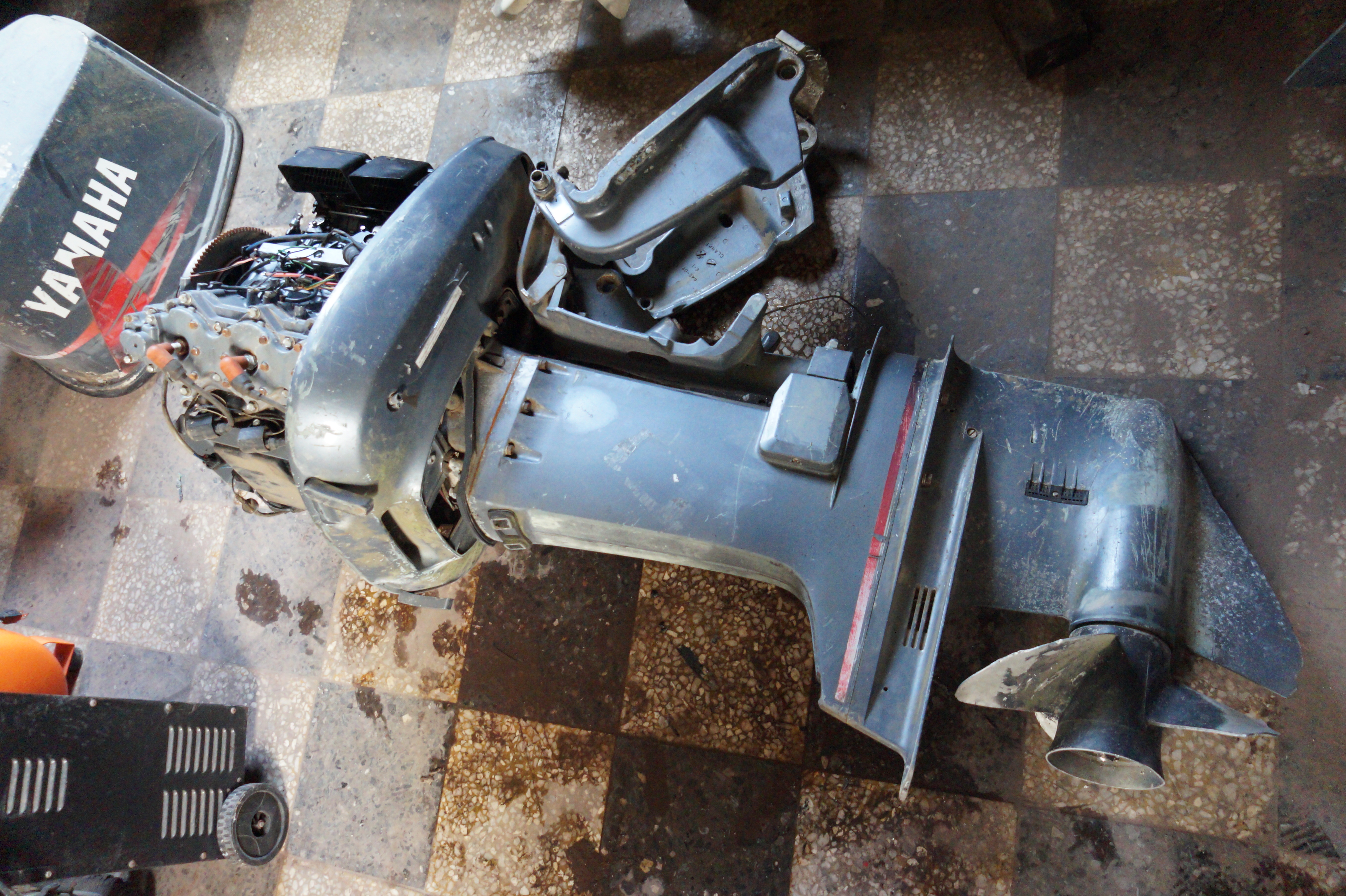 Motor marino fuera de borda Yamaha F225 (lote 33), fotografía 3