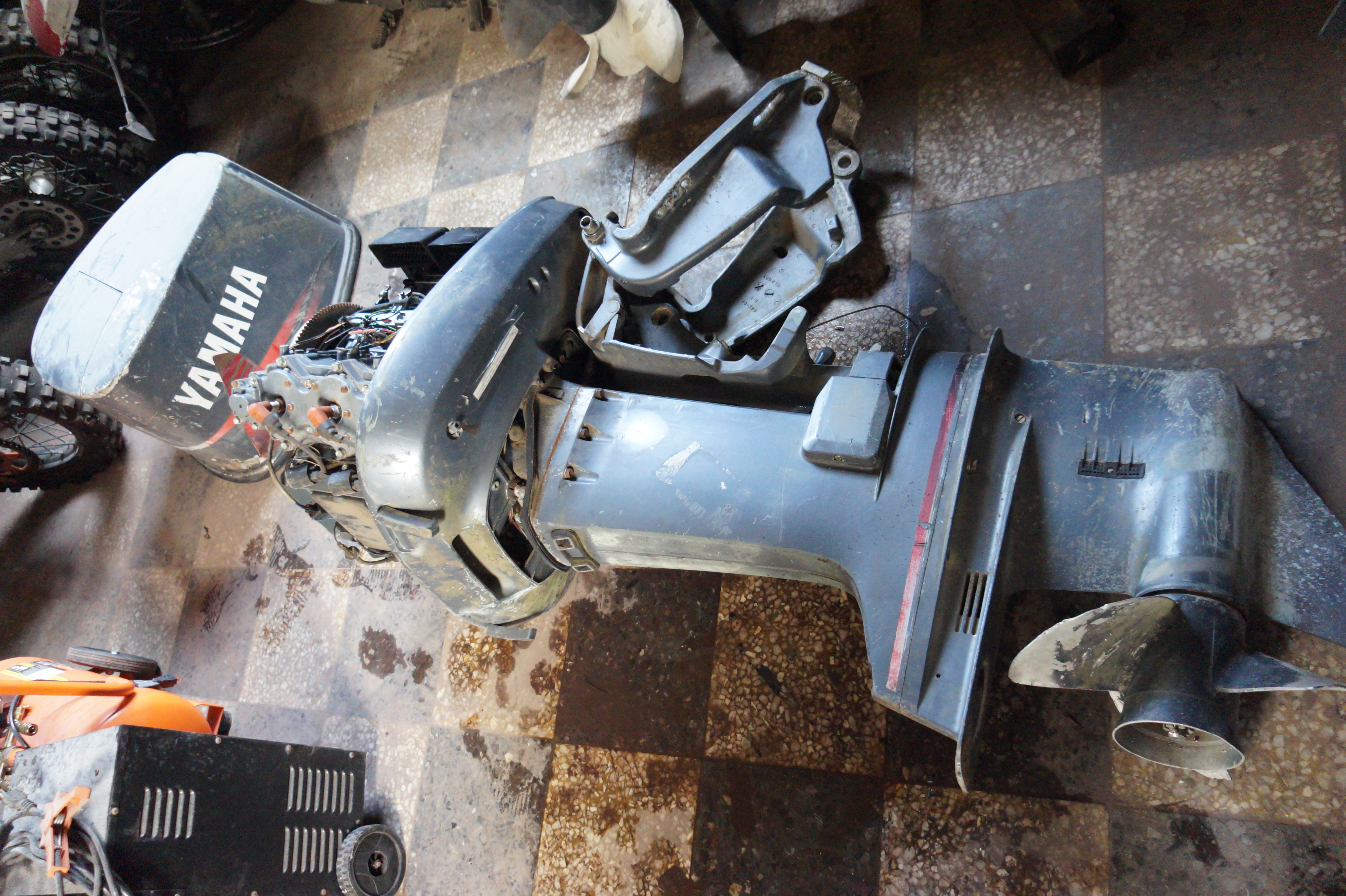 Motor marino fuera de borda Yamaha F225 (lote 33), fotografía 5