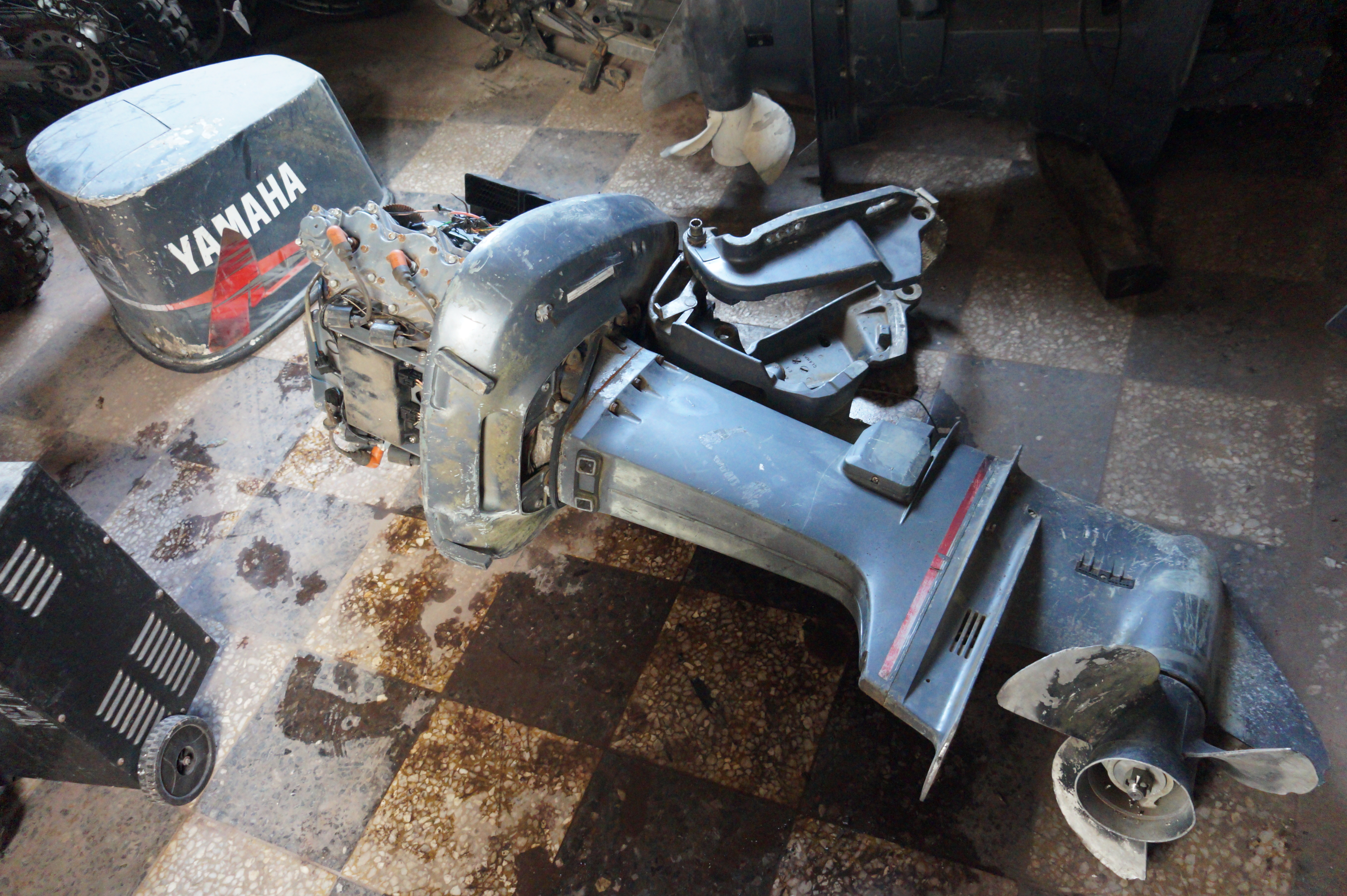 Motor marino fuera de borda Yamaha F225 (lote 33), fotografía 6