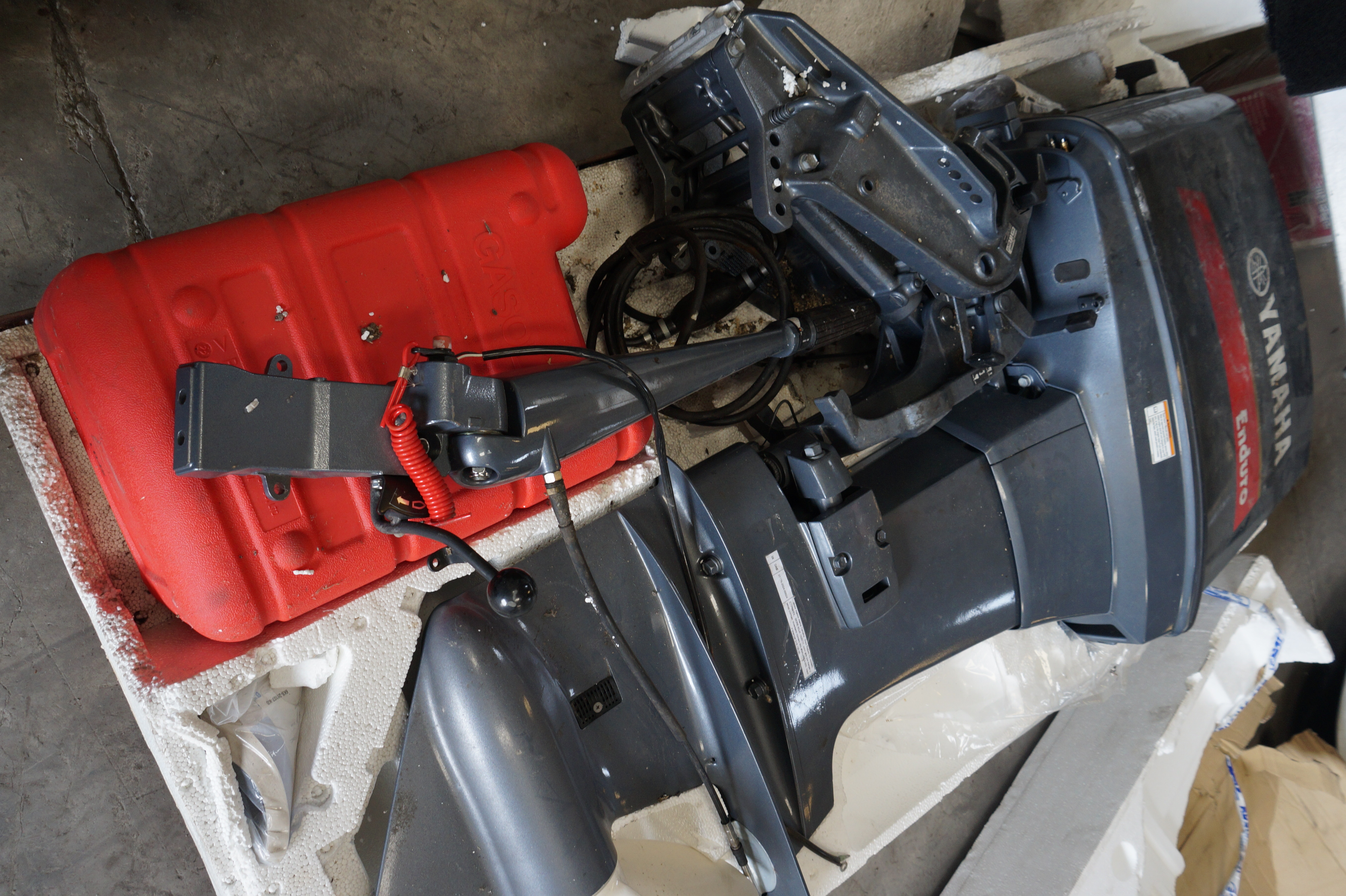 Motor marino fuera de borda Yamaha Enduro 75 (lote 35)